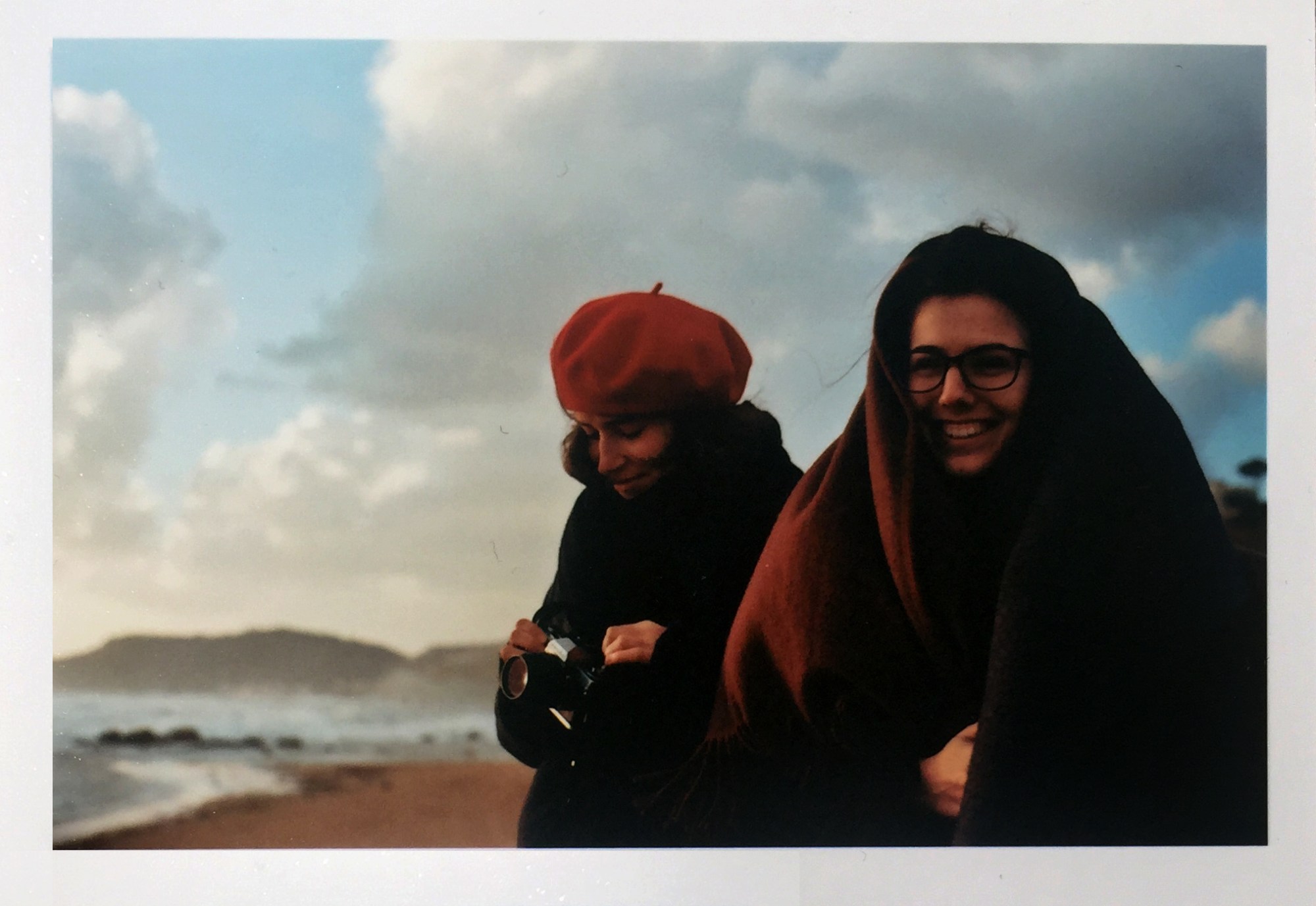 david uzochukwu photographs two girls by the sea