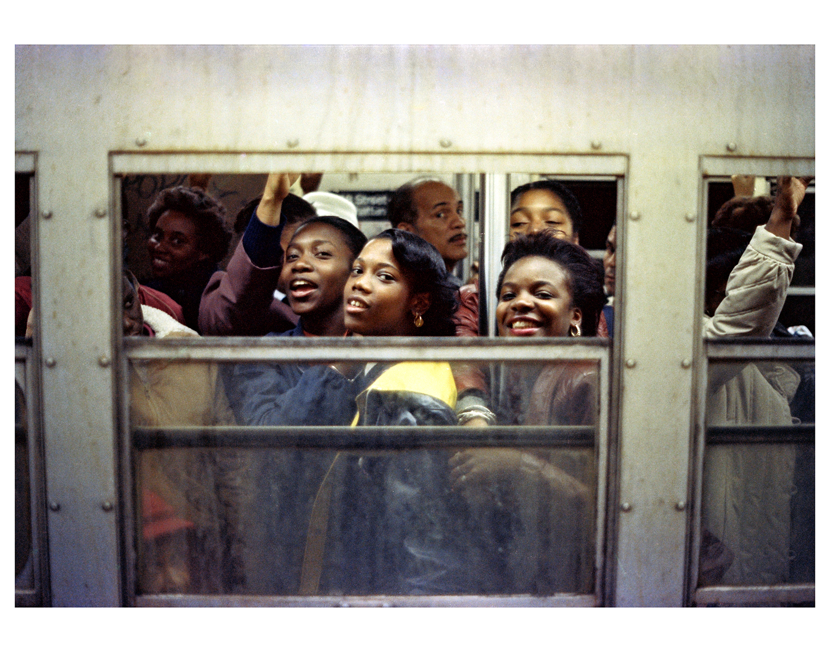 1544019609669-4_Jamel-Shabazz_Rush-Hour-NYC-1988_copyright-Jamel-Shabazz_courtesy-Galerie-Bene-Taschen