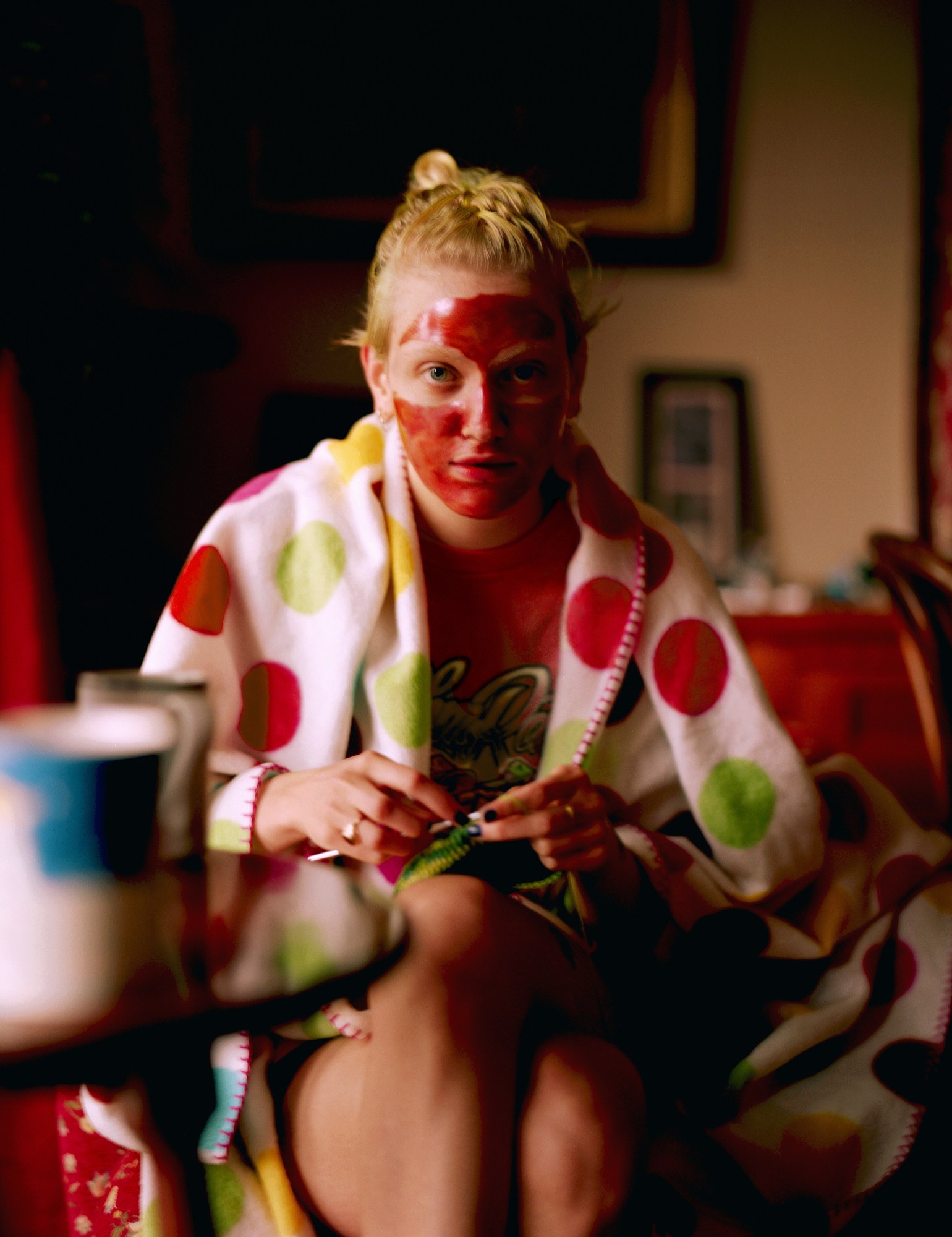 zachary chick photographs a girl with a face mask