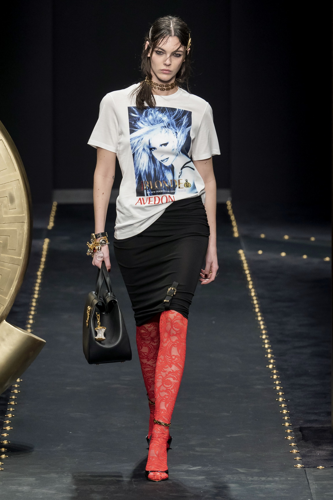 1550926905001-AW19C-Versace-040