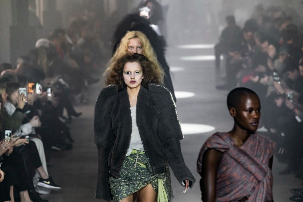 1551451236873-rick-owens-aw-19