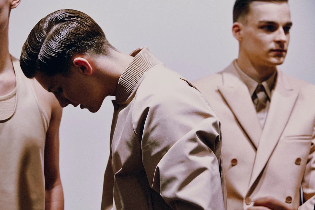 1552989238704-milan-backstage-calvin-klein-ss-15-harry-carr