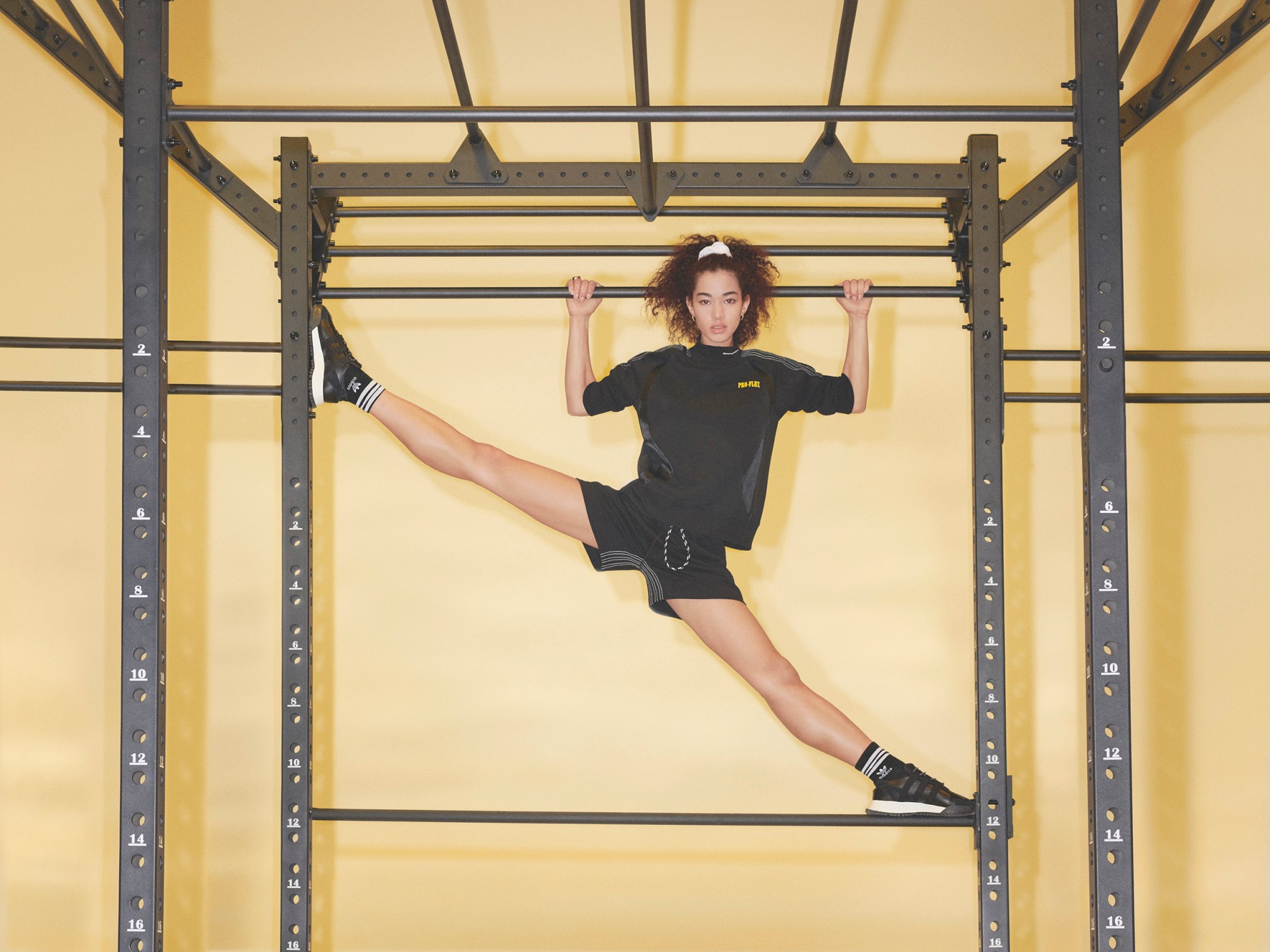 1555258353723-AOxAW_S5_Look05_EF2438_Shot05_033_RGB_F1