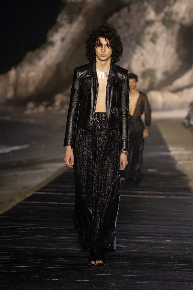 1559926081283-SAINT-LAURENT_MEN_SS20_RUNWAY_81_LR