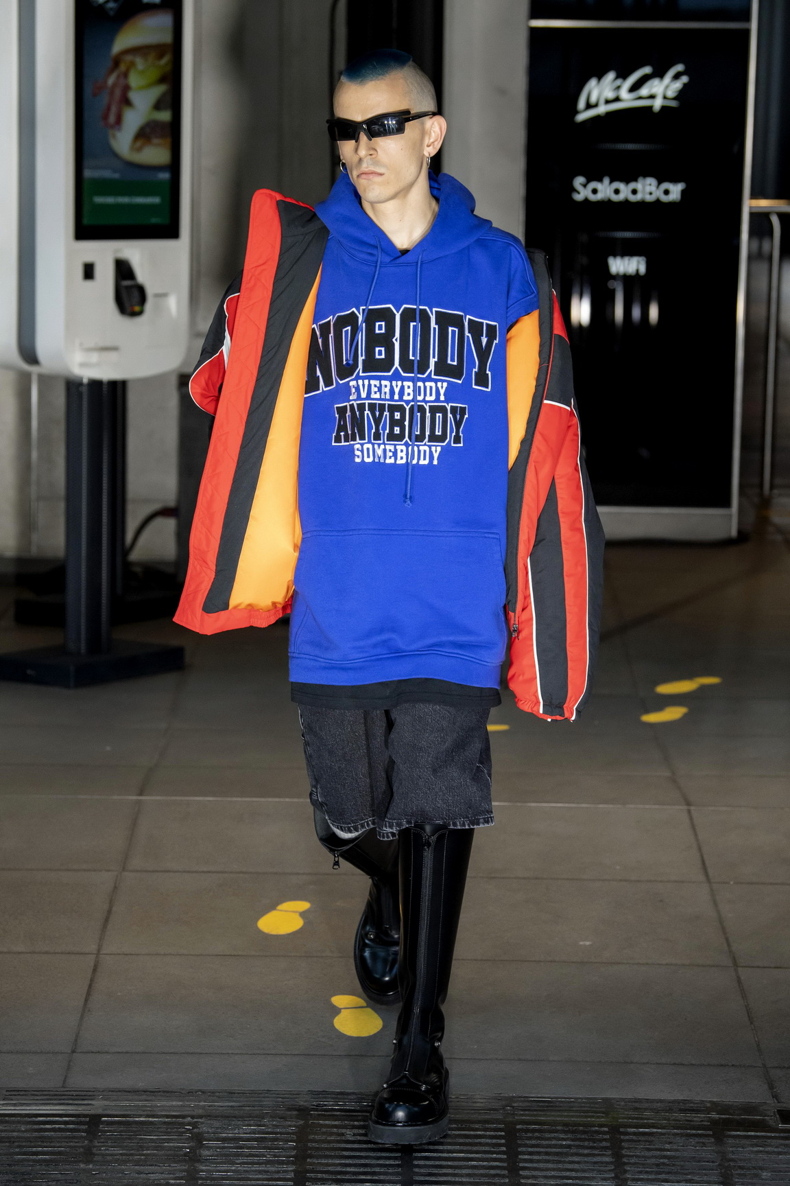 1561122627806-SS20M-Vetements-092