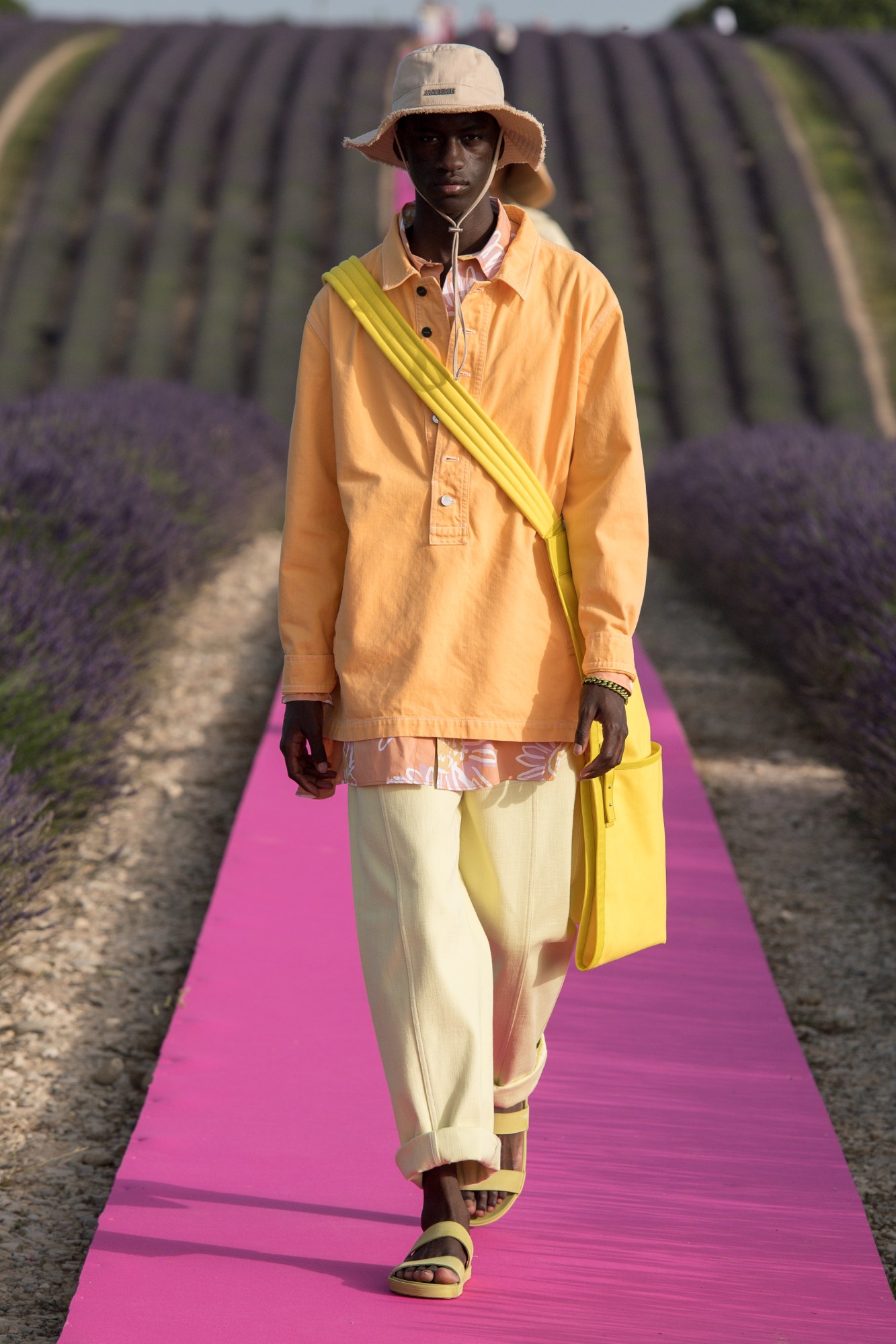 1561461243117-Jacquemus_SS20_010