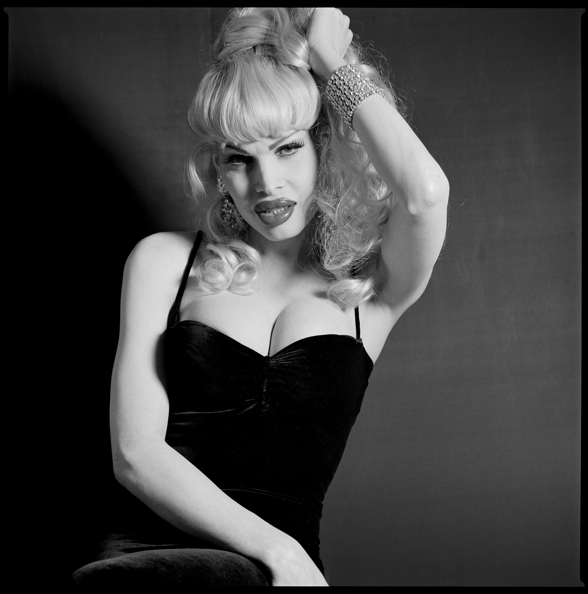 1563947666319-Amanda-Lepore-2-New-York-Februari-7th-1995-c-The-Remsen-Wolff-Collection-courtesy-of-Jochem-Brouwer