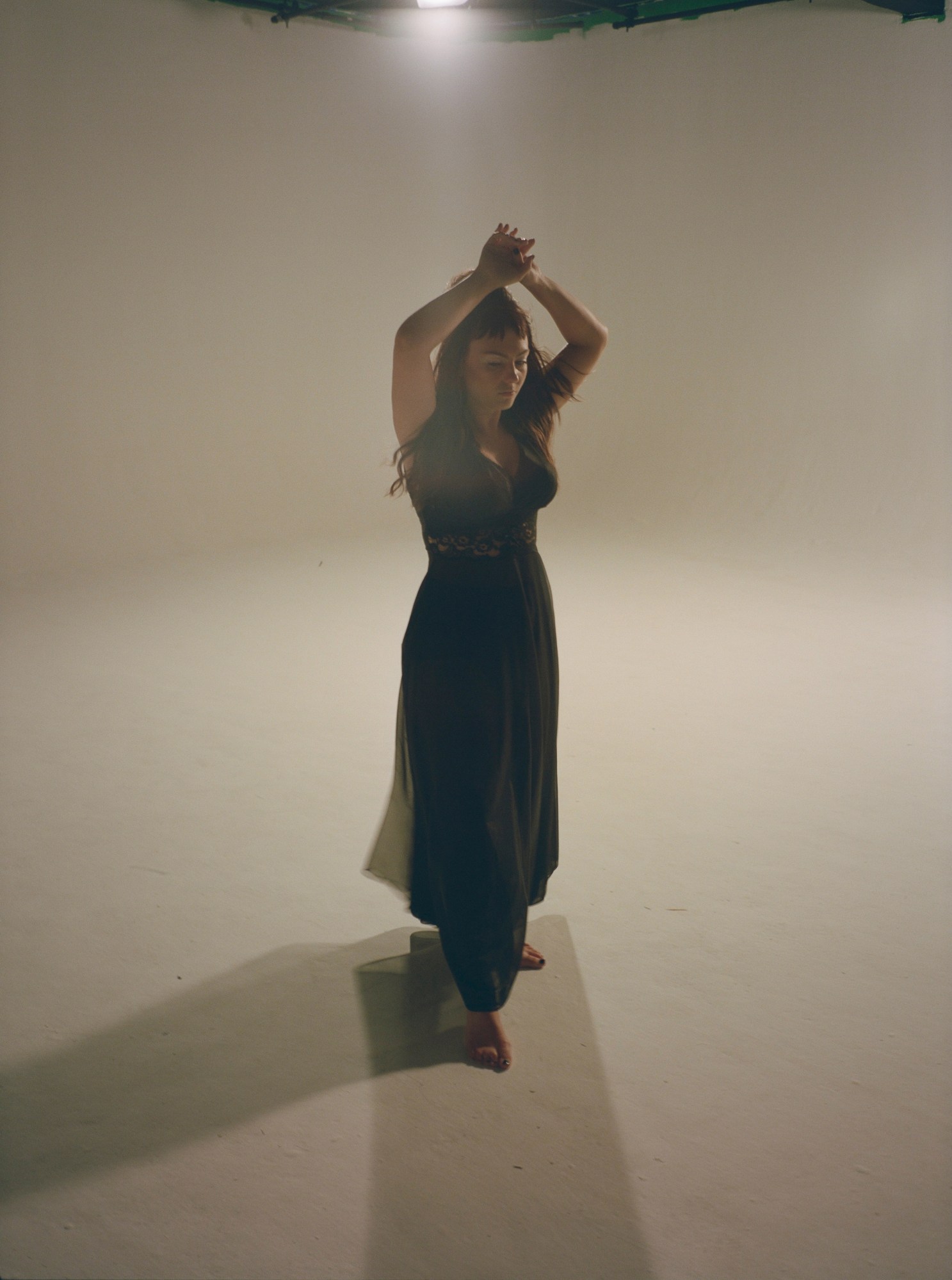 1565016272592-000029110010