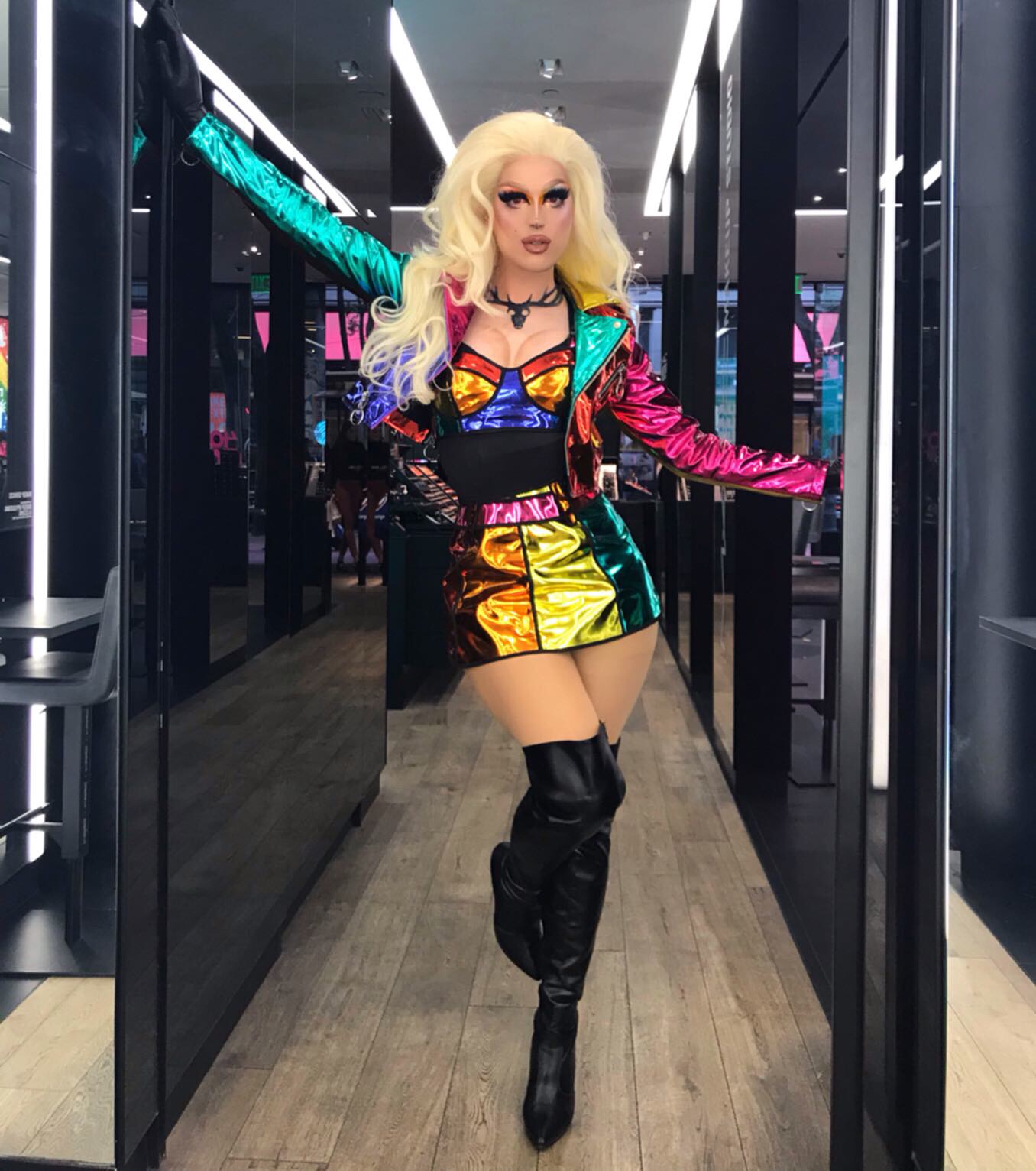 1566471019971-Deere1