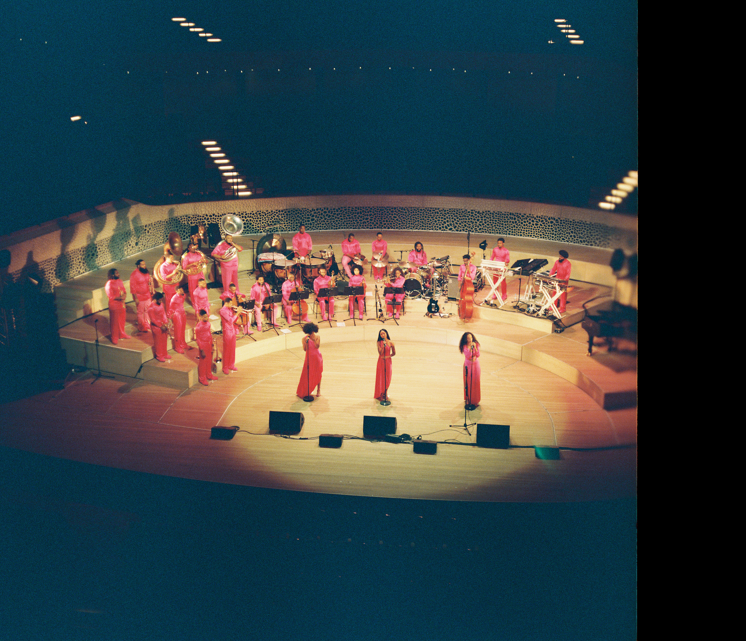 コレクション solange Solange Puts a Disco Twist on the Tuxedo Pant to Accept the Lena