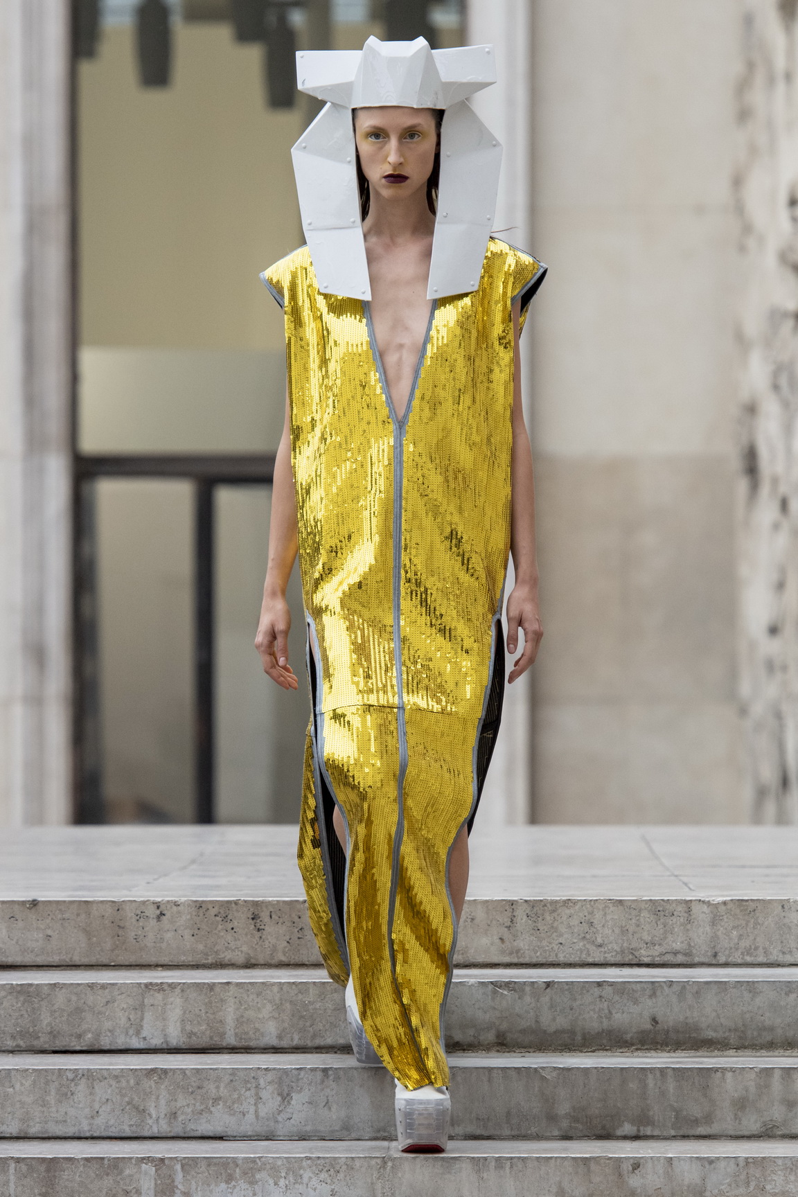 1569582262229-SS20C-ROwens-037