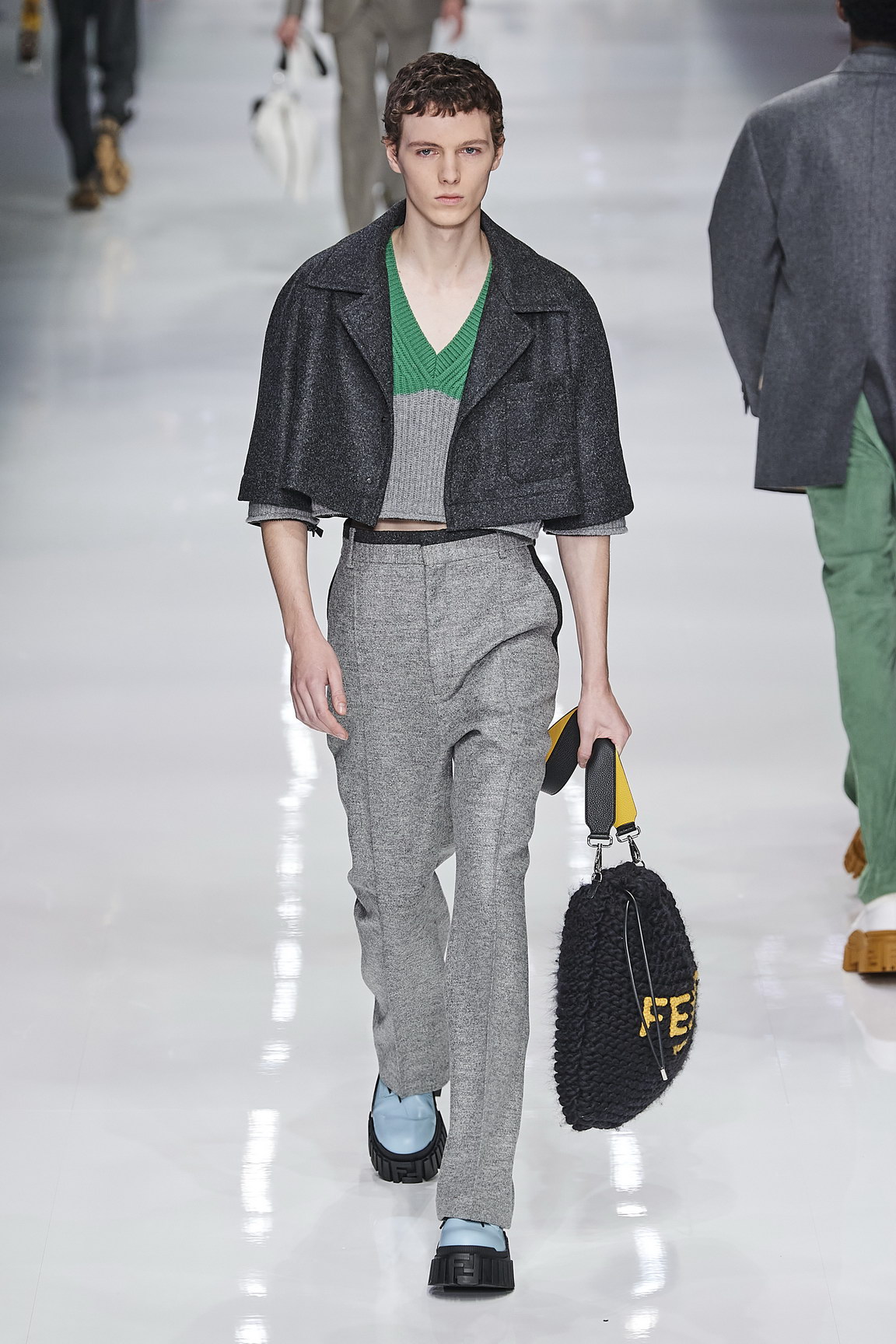 1578932494423-AW20M-Fendi-095