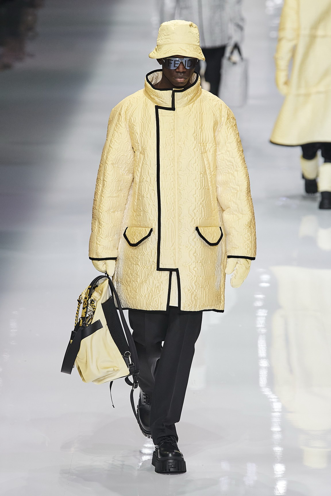 1578932565365-AW20M-Fendi-154