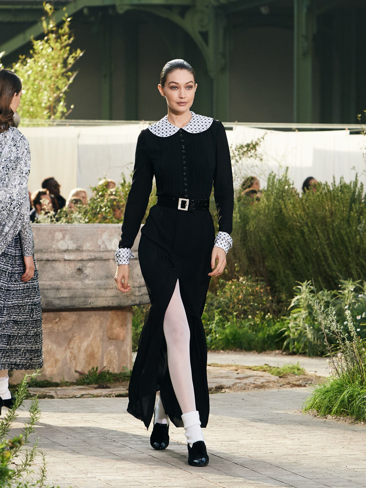 1579627925618-03_LOOK_19