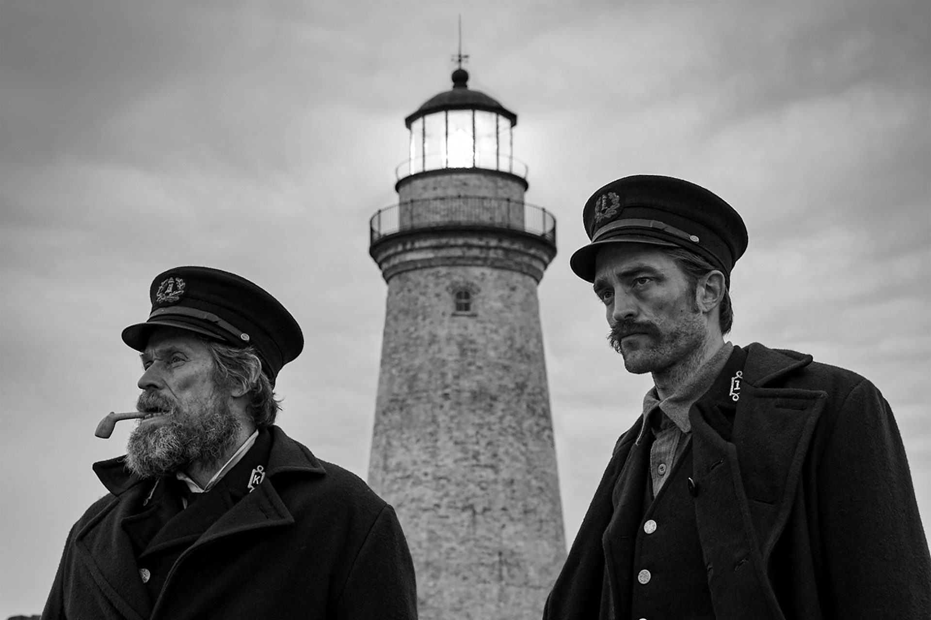 willem dafoe and robert pattinson in the lighthouse