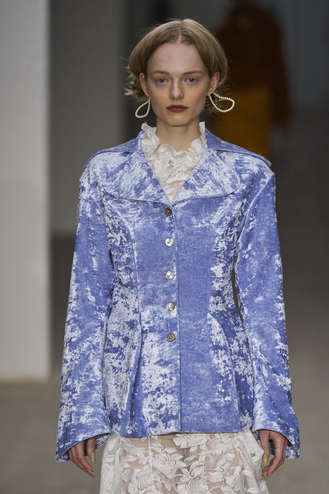 Yuhan Wang 024 aw20 lfw