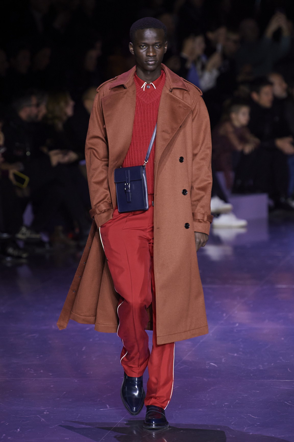 model on boss aw20 catwalk