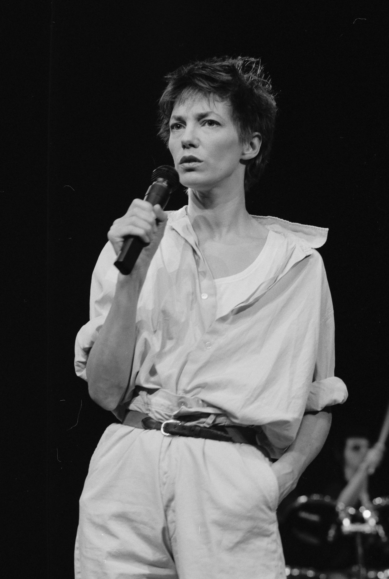 jane-birkin-performing-in-paris