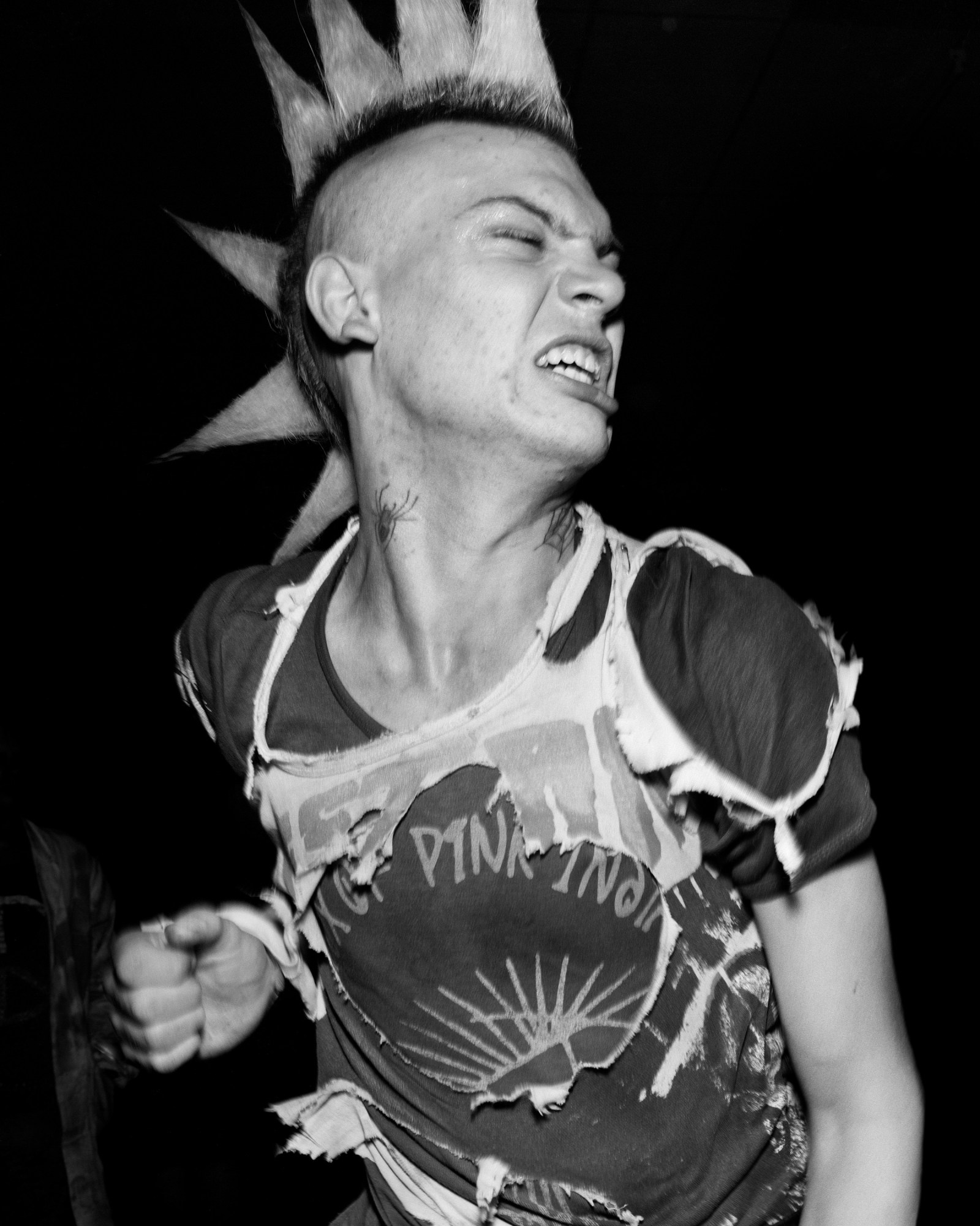 chris-killip-the-station-punk-photos