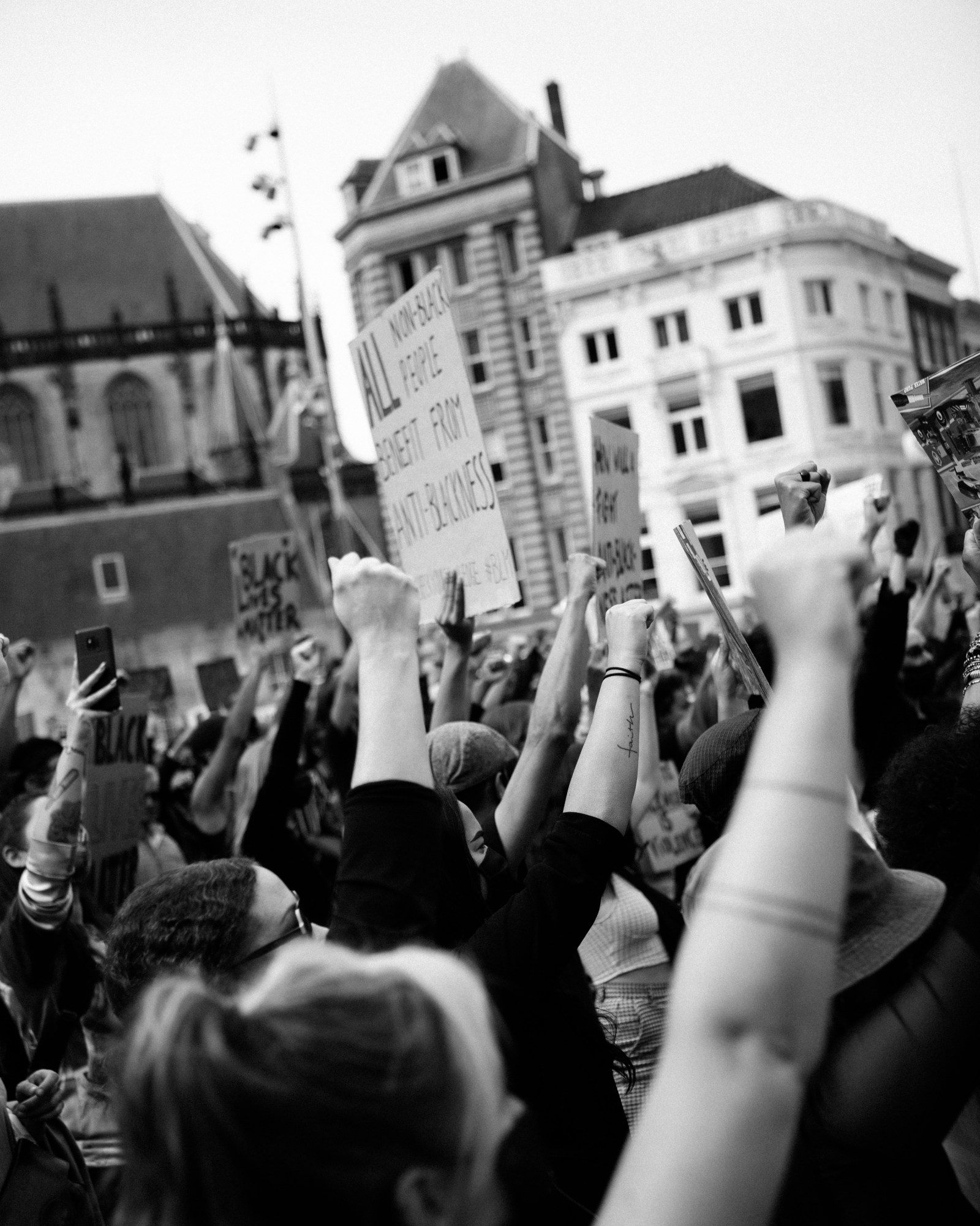 1591098862614-SolidarityProtest_BLMjune1st2020_COPYRIGHTdesirevandenberg__87A2026