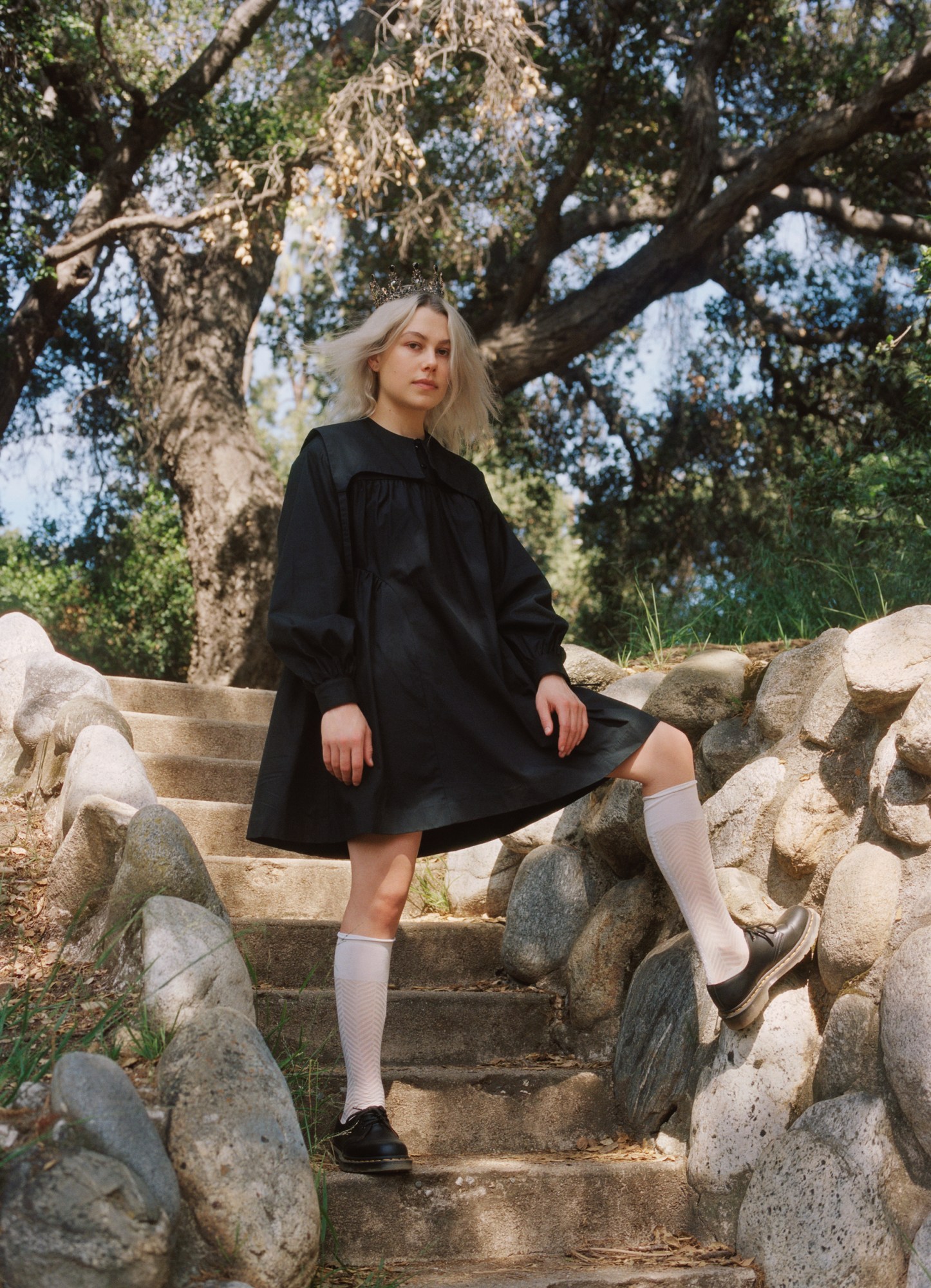 Phoebe Bridgers wearing a crown, shot by Daria Kobayashi Ritch for i-D