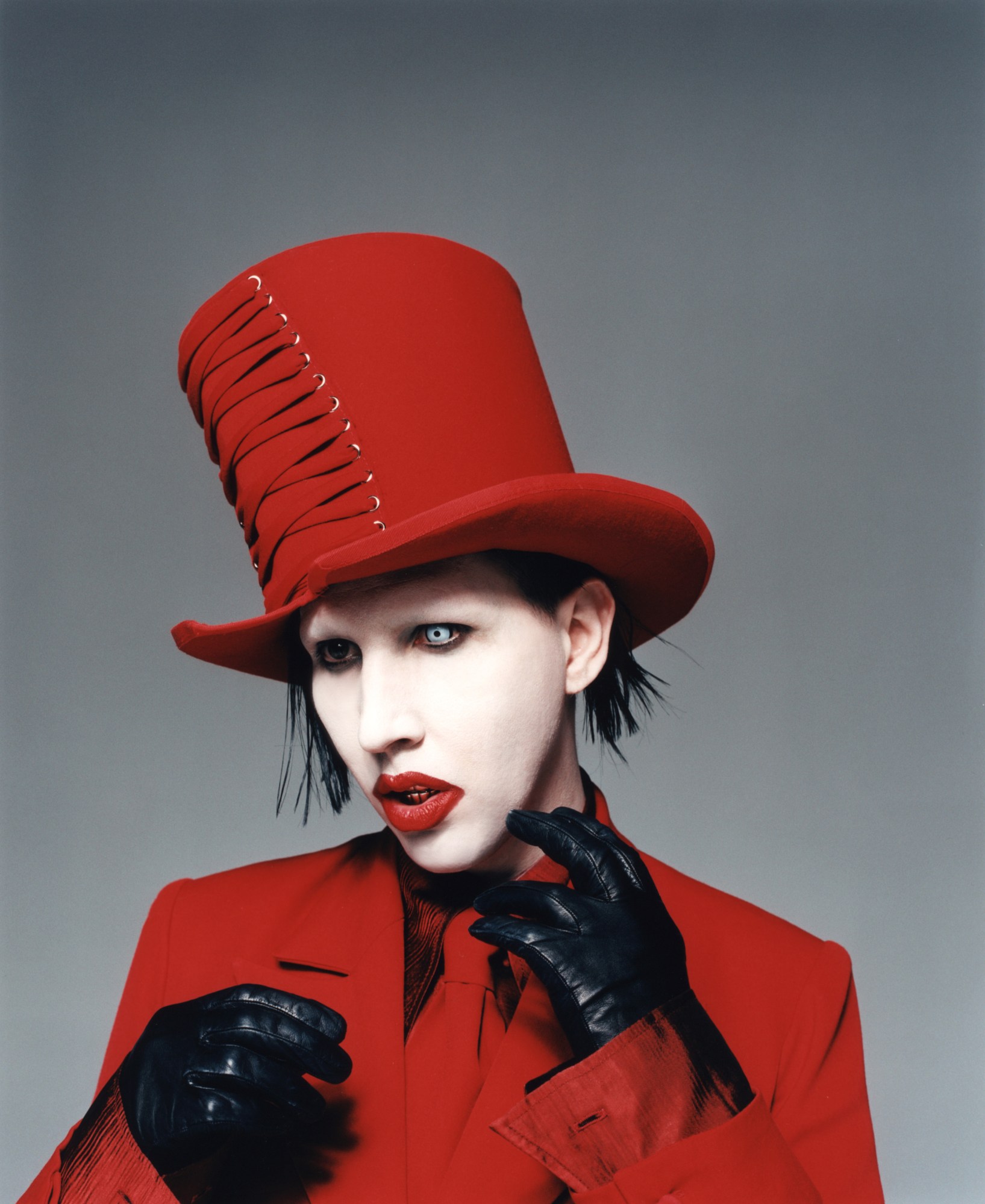 marilyn-manson-outfits