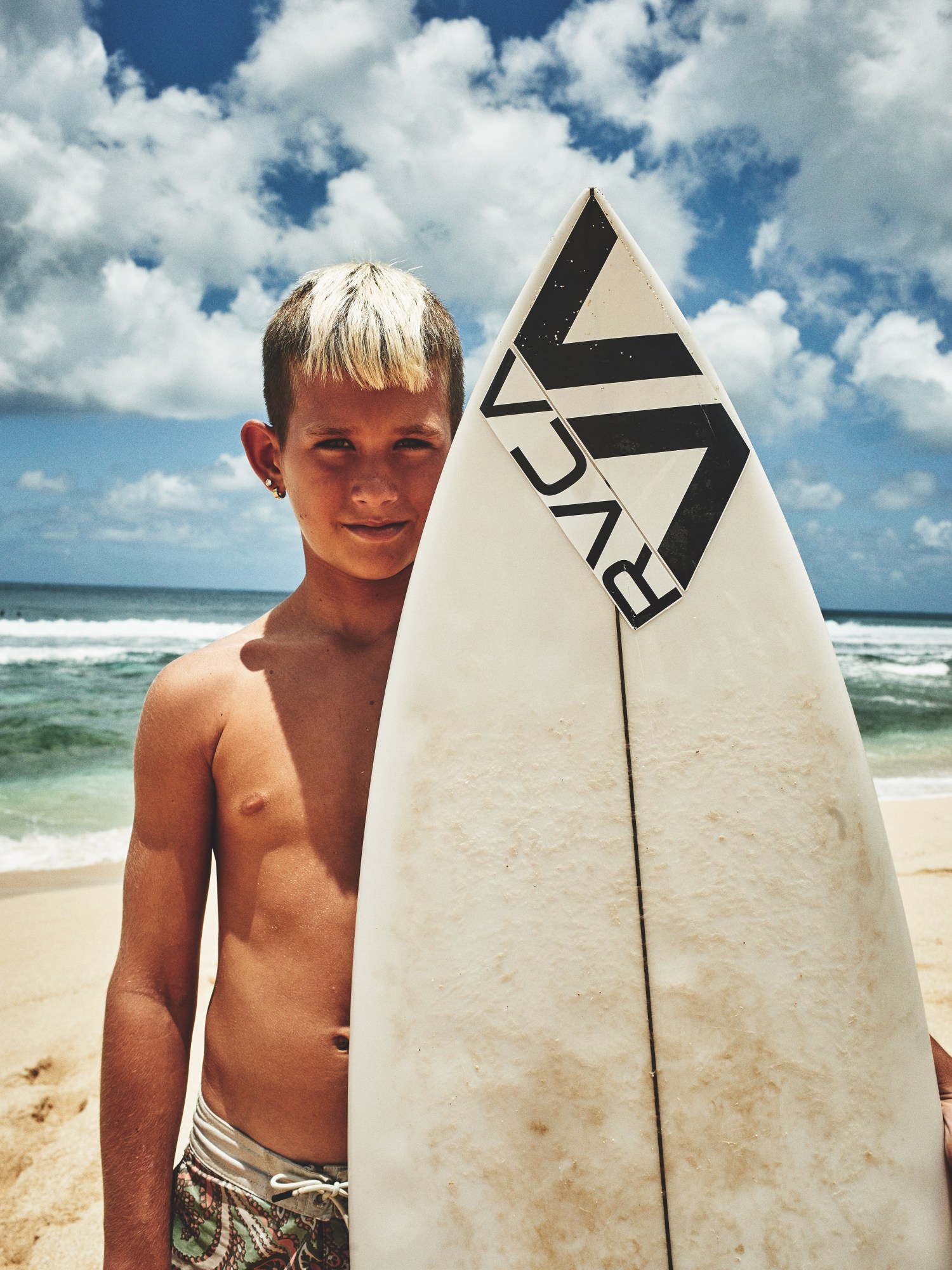 surfers-in-hawaii-photographed-by-gray-sorrenti-and-evan-mock