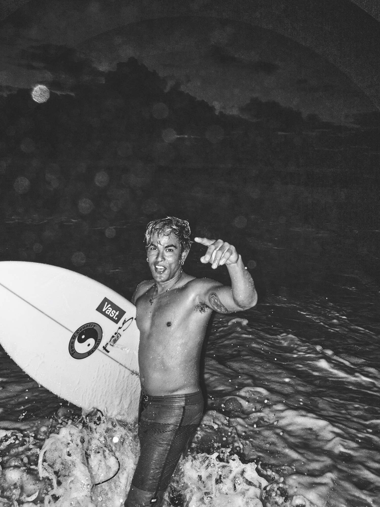 surfers-in-hawaii-photographed-by-gray-sorrenti-and-evan-mock