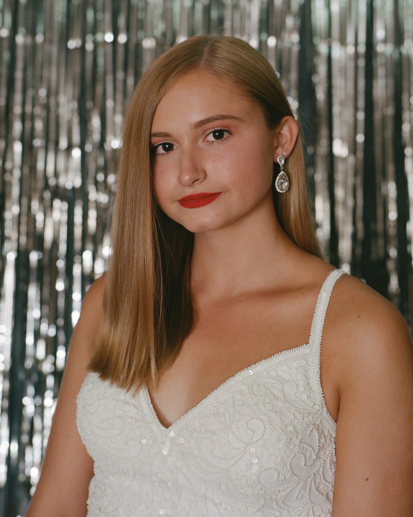 katie-mccurdy-backyard-prom-portraits