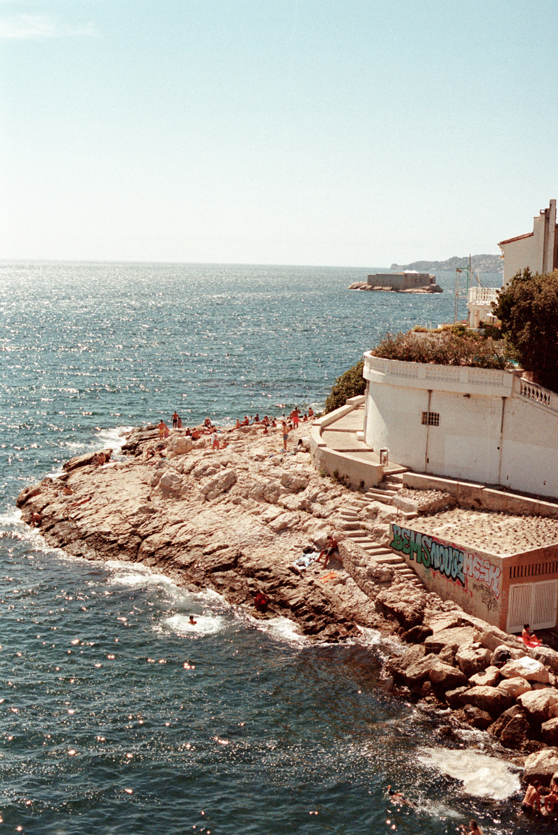 ash-kingston-photographs-summer-in-france