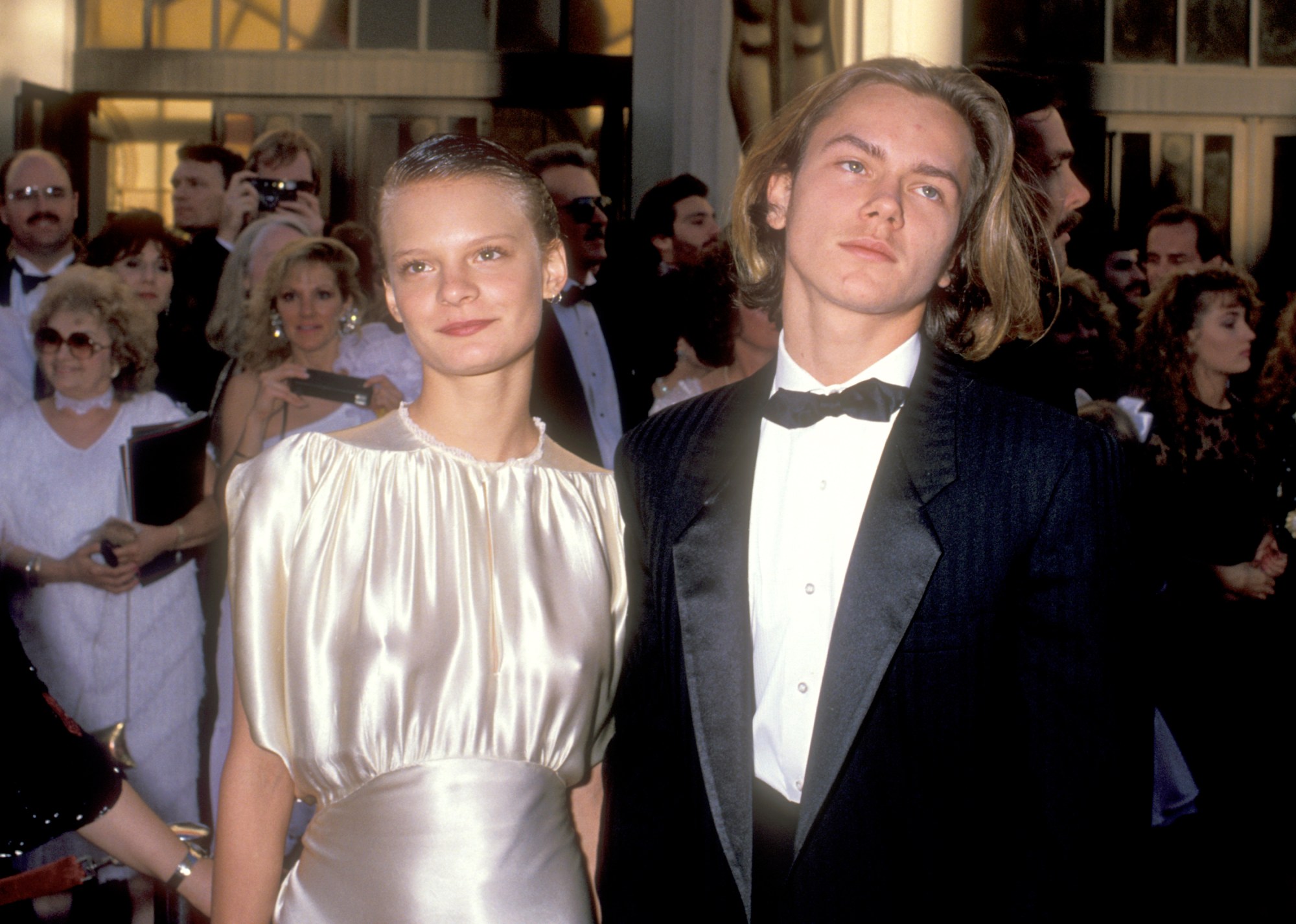 river-phoenix-and-martha-plimpton-at-the-oscars-1989