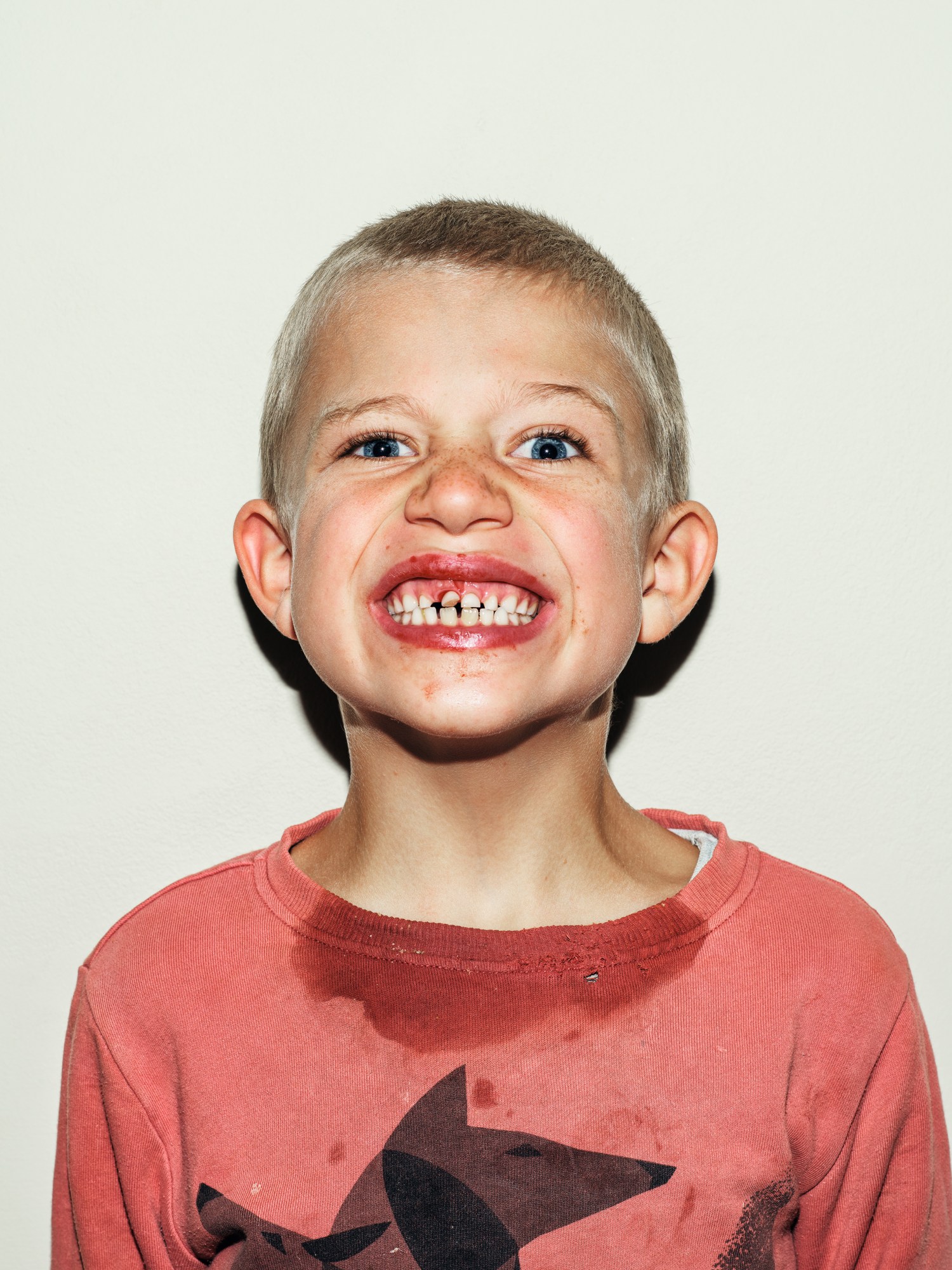 pieter hugo photographs his children in lockdown