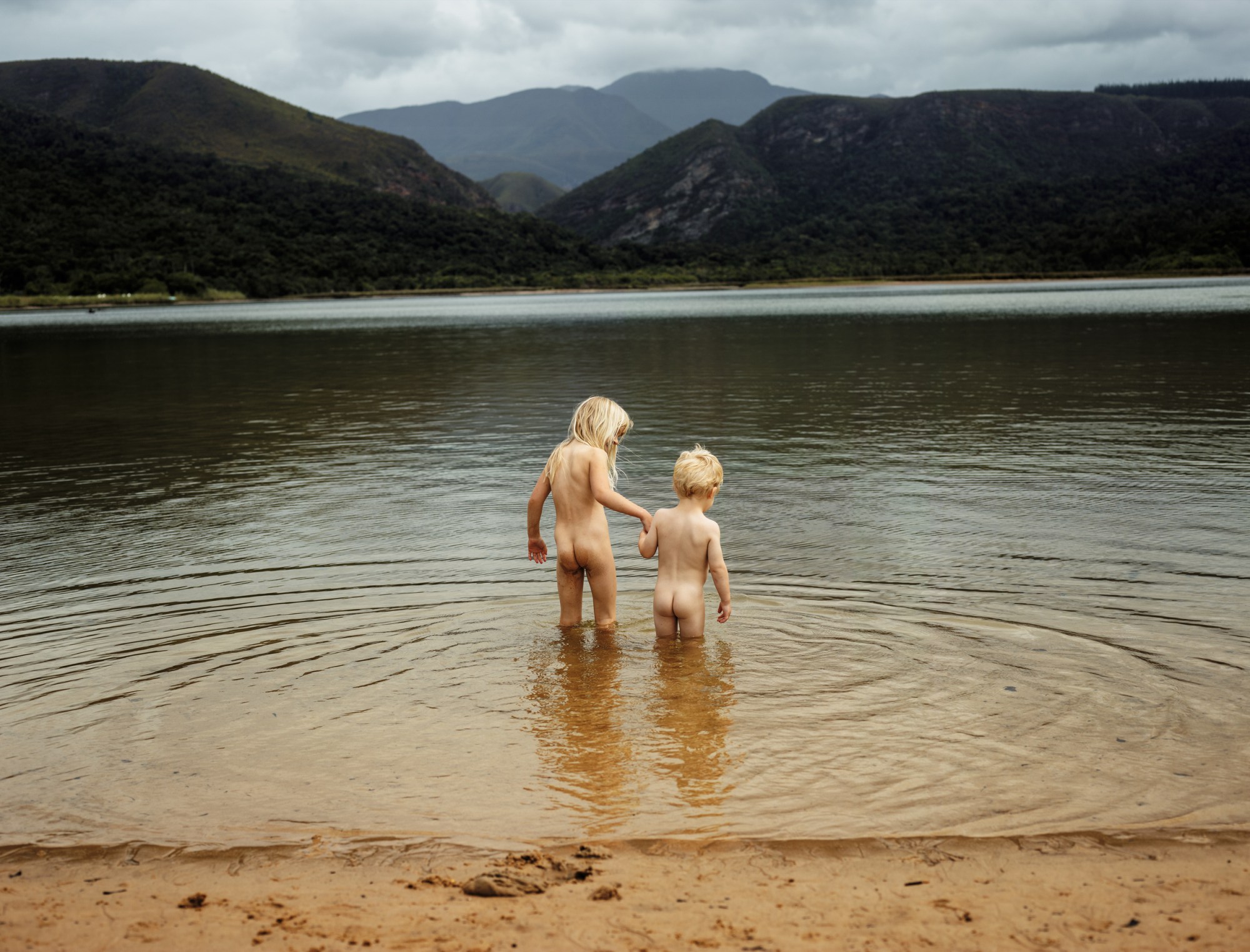 pieter hugo photographs his children in lockdown