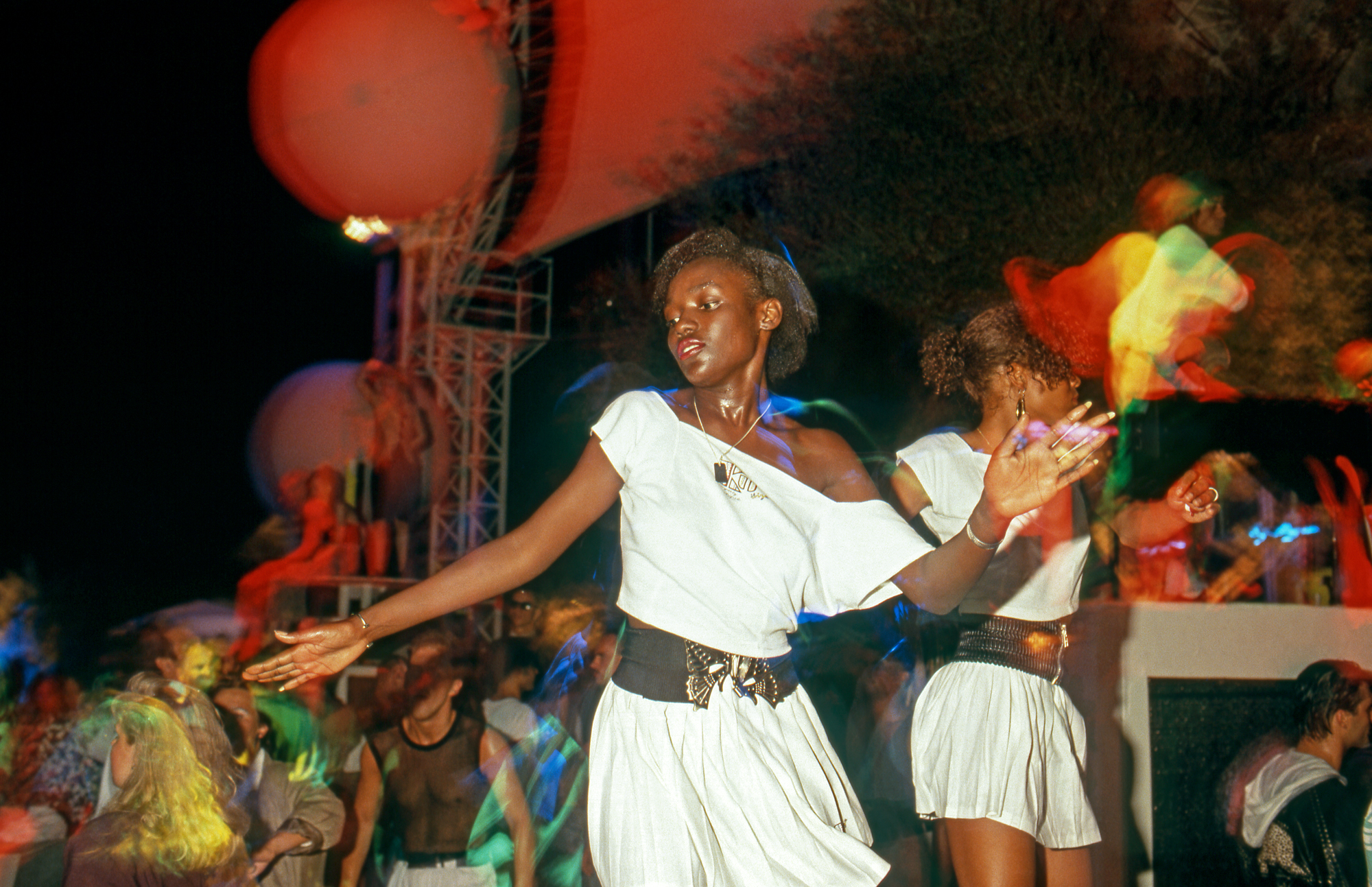 Ibiza 89 Ku Podium Dancers