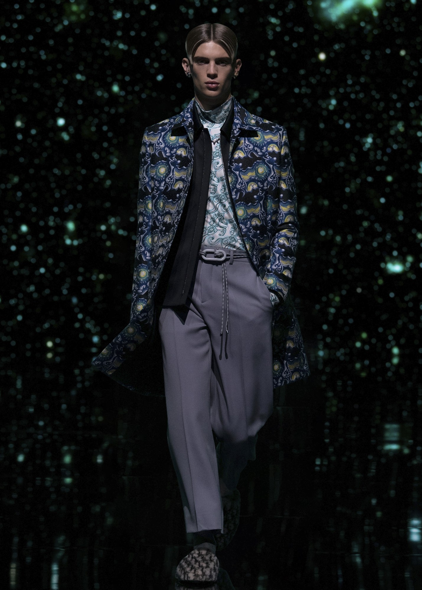 A model wearing Dior Men's Fall 2021 collection