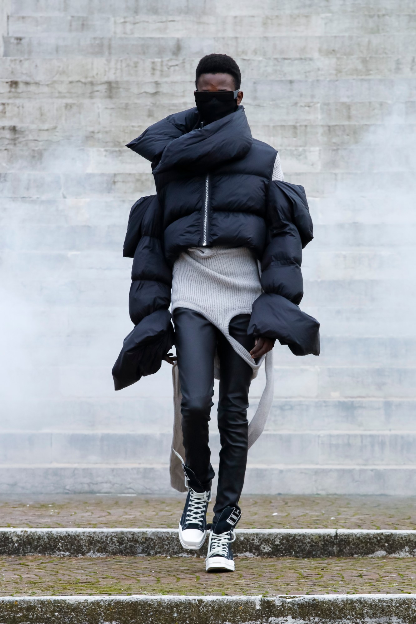 RICK OWENS MFW21 LOOK 31.jpg