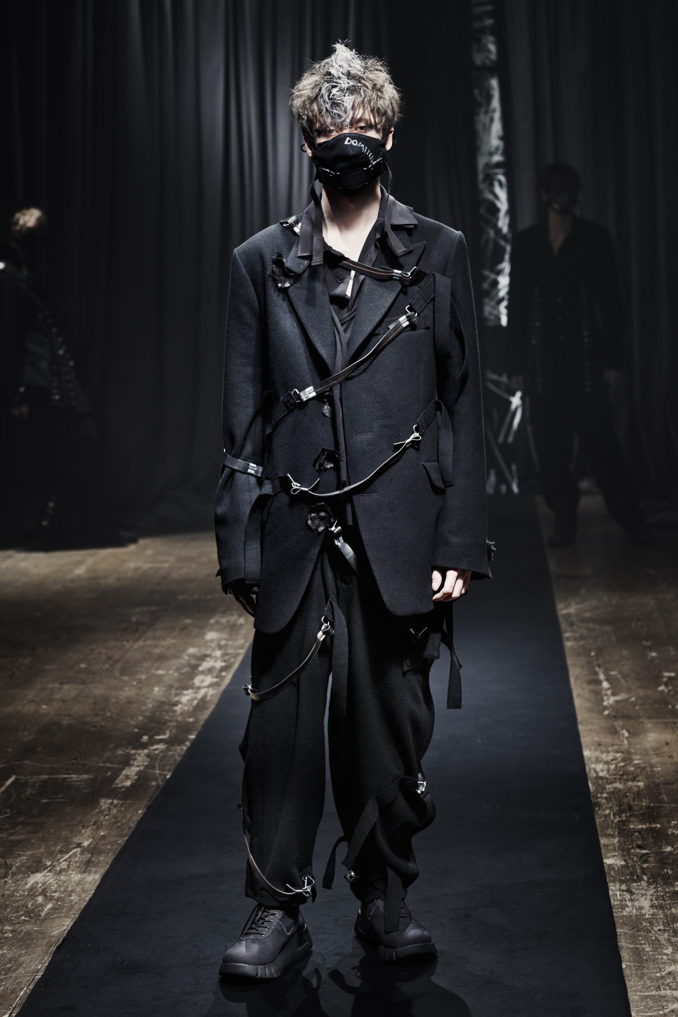 Yohji Yamamoto POUR HOMME AW21 - Look 6 - Copyright TAKAY.jpg