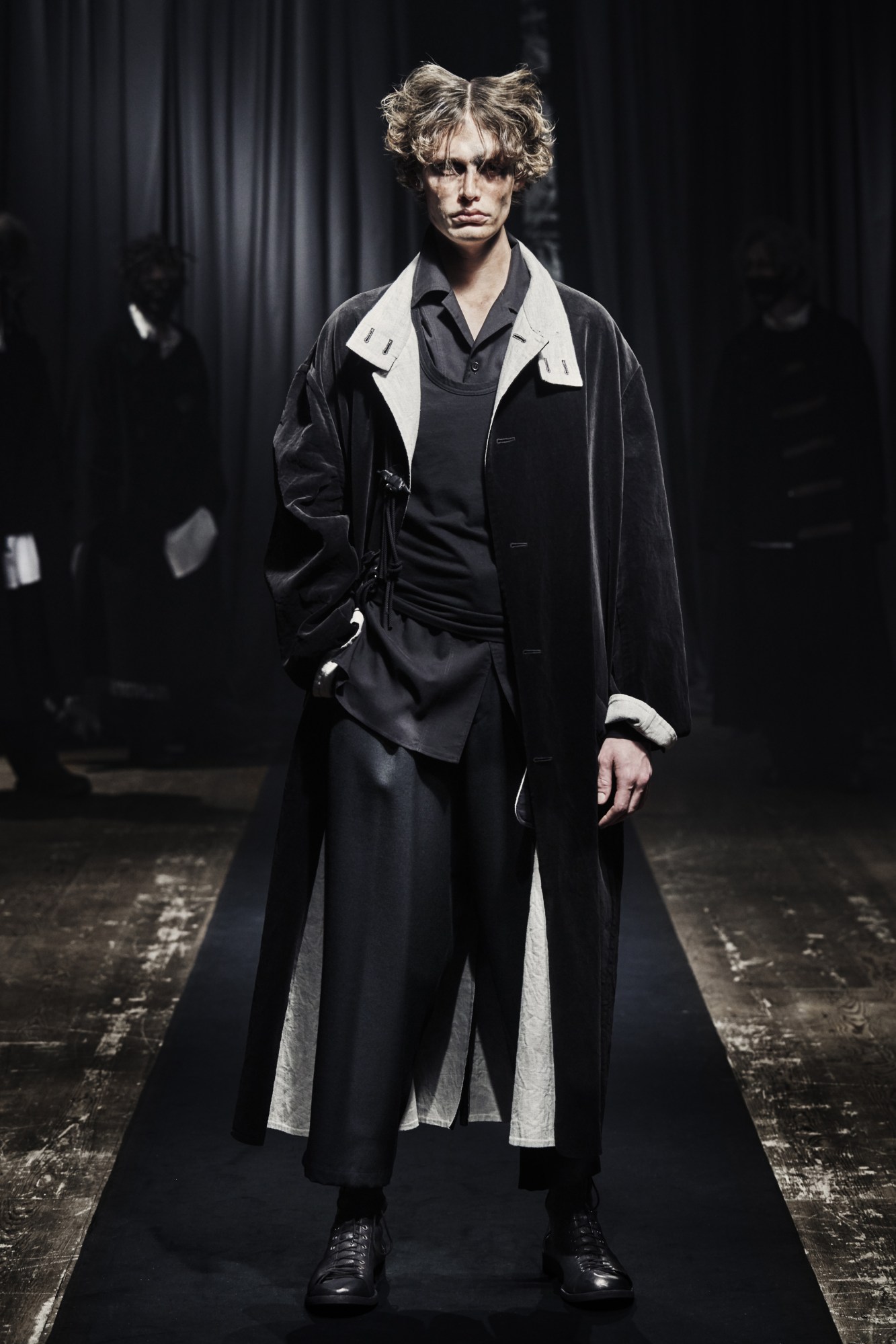 Yohji Yamamoto POUR HOMME AW21 - Look 23 - Copyright TAKAY.jpg