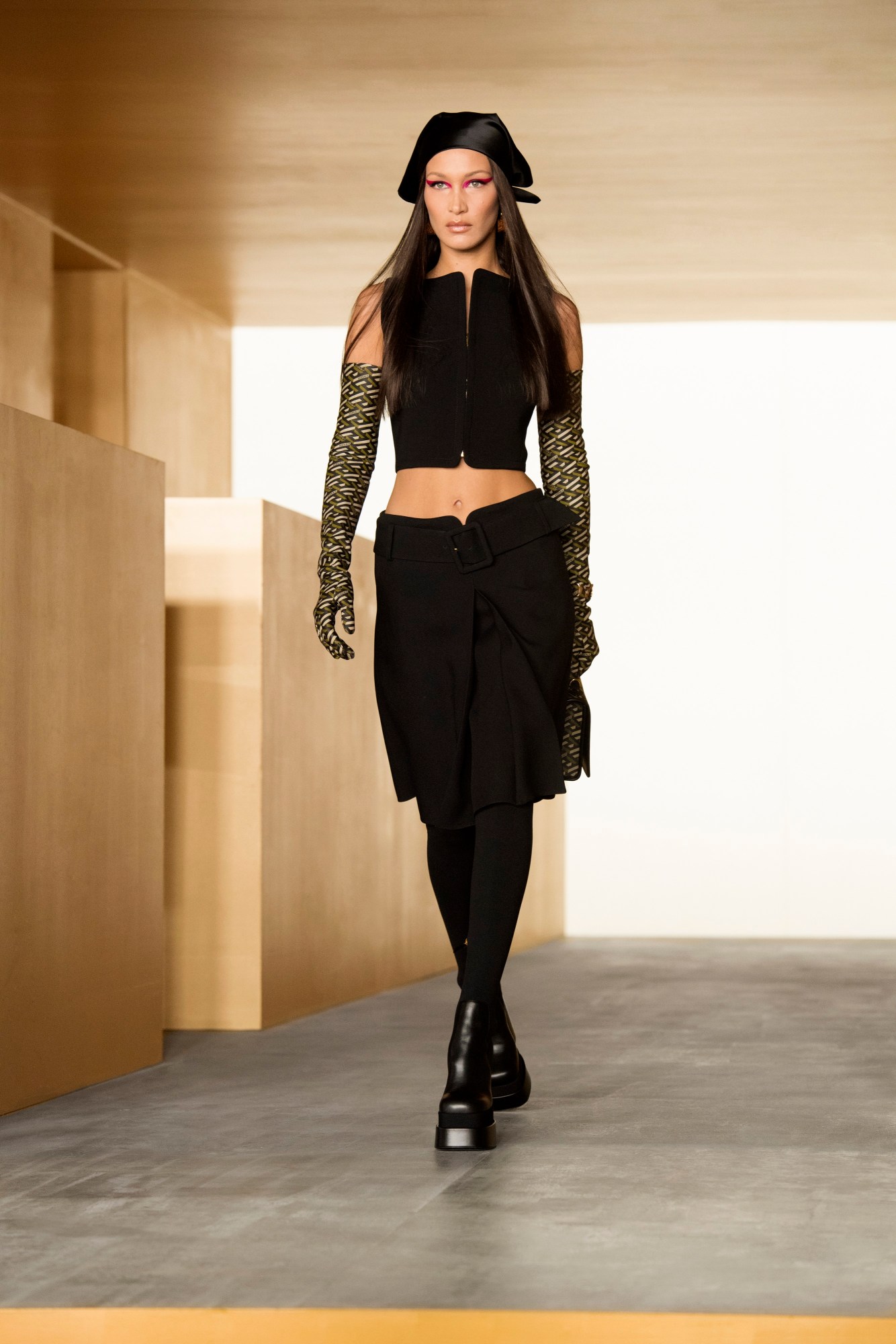 Versace_FW21_Look (3).JPG