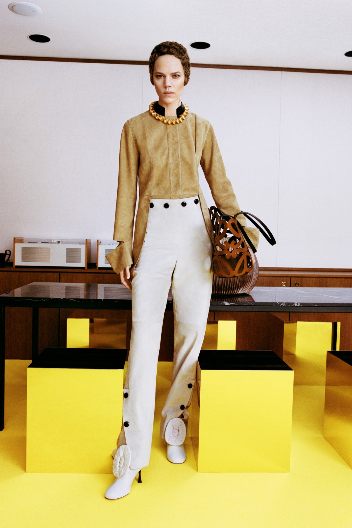 00020-loewe-RTW-Fall-21.jpeg