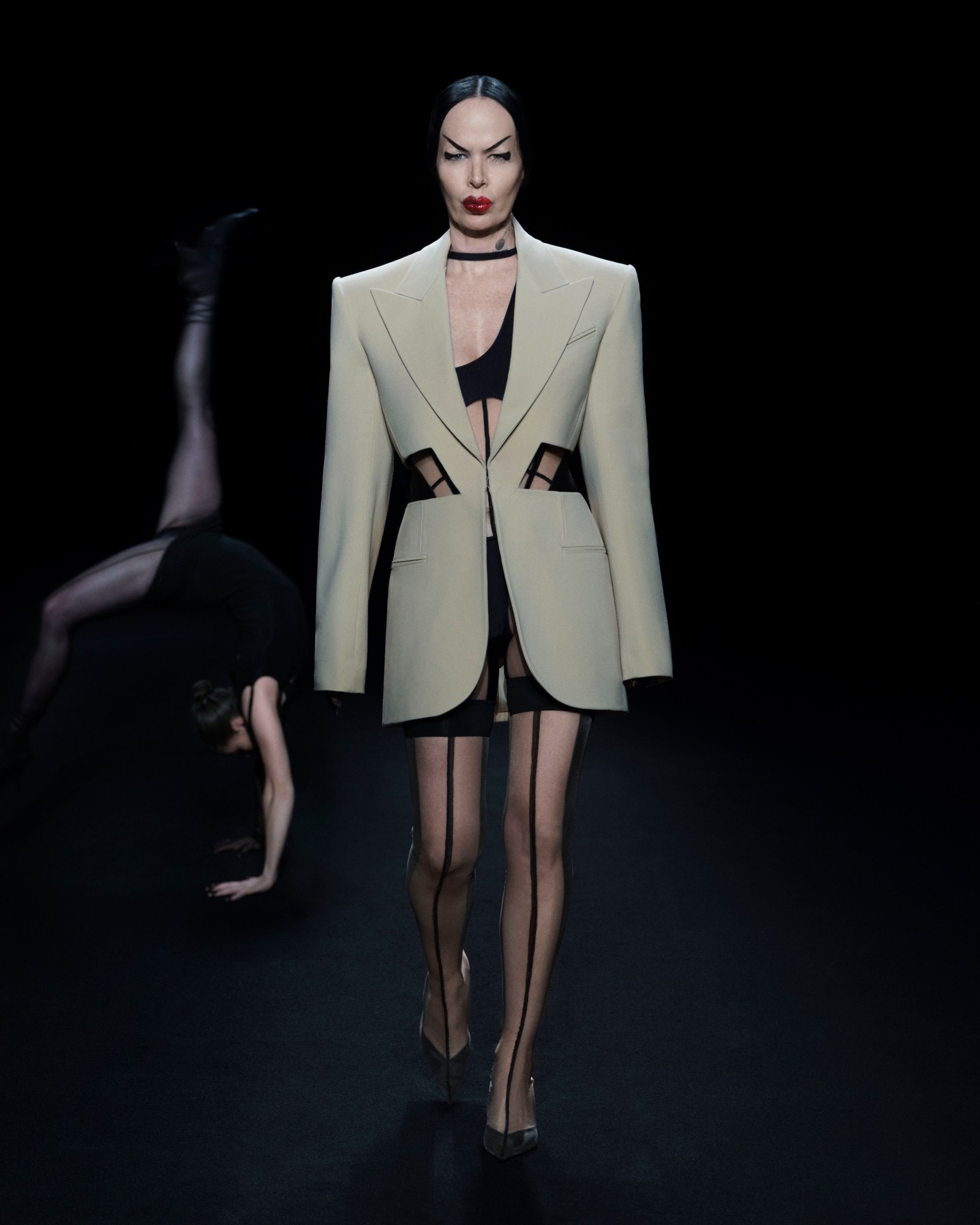 MUGLER_SS21_PART_02_LOOK_13.jpg