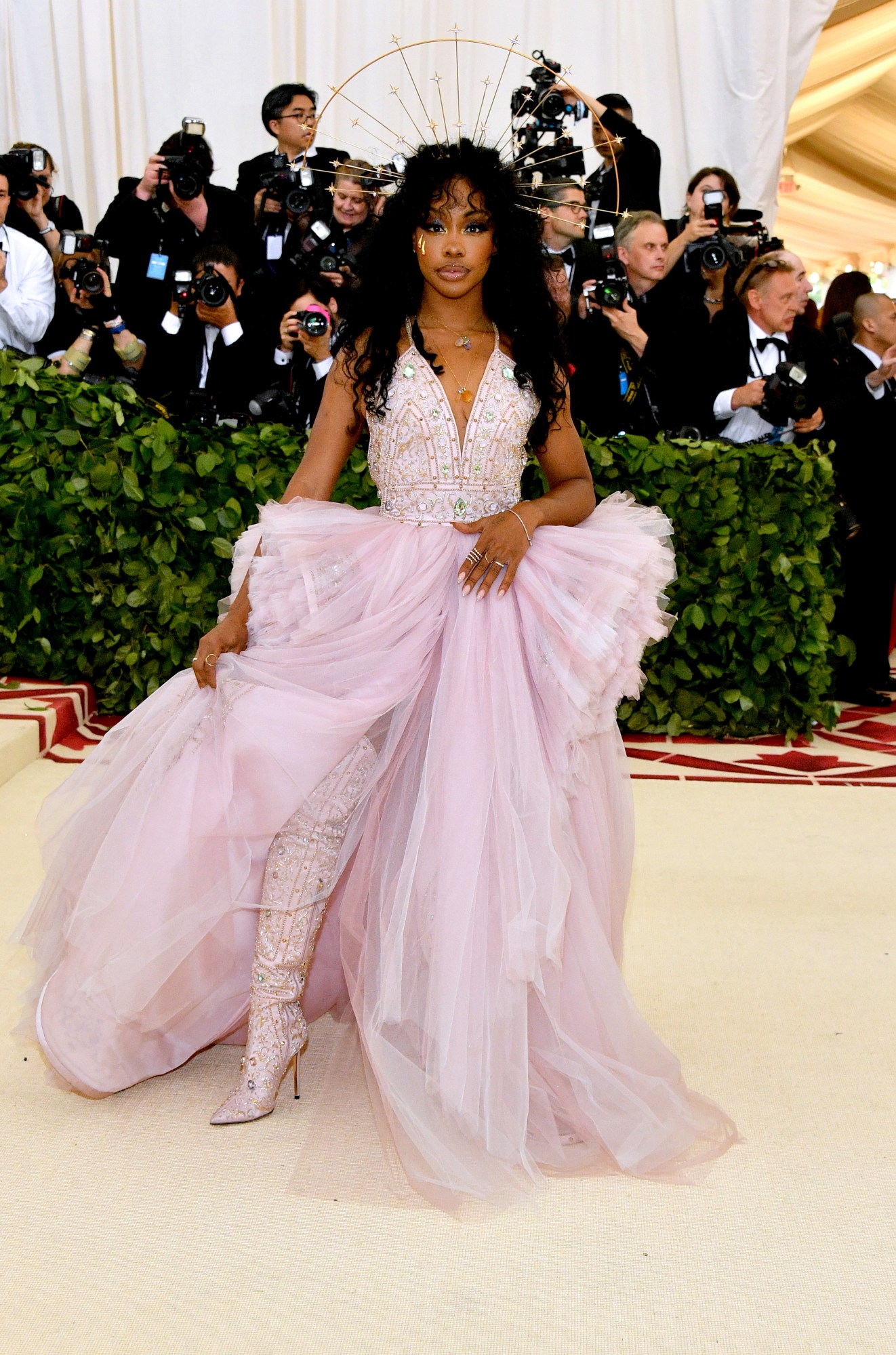 SZA in a versace gown at the 2018 Met Gala