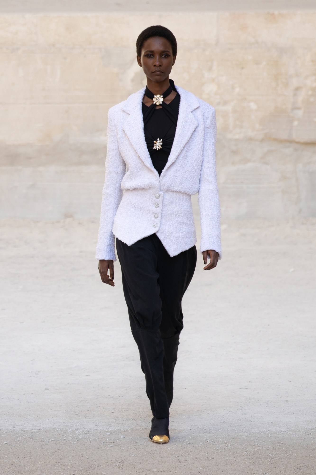 00002-Chanel-Resort-2022.jpeg