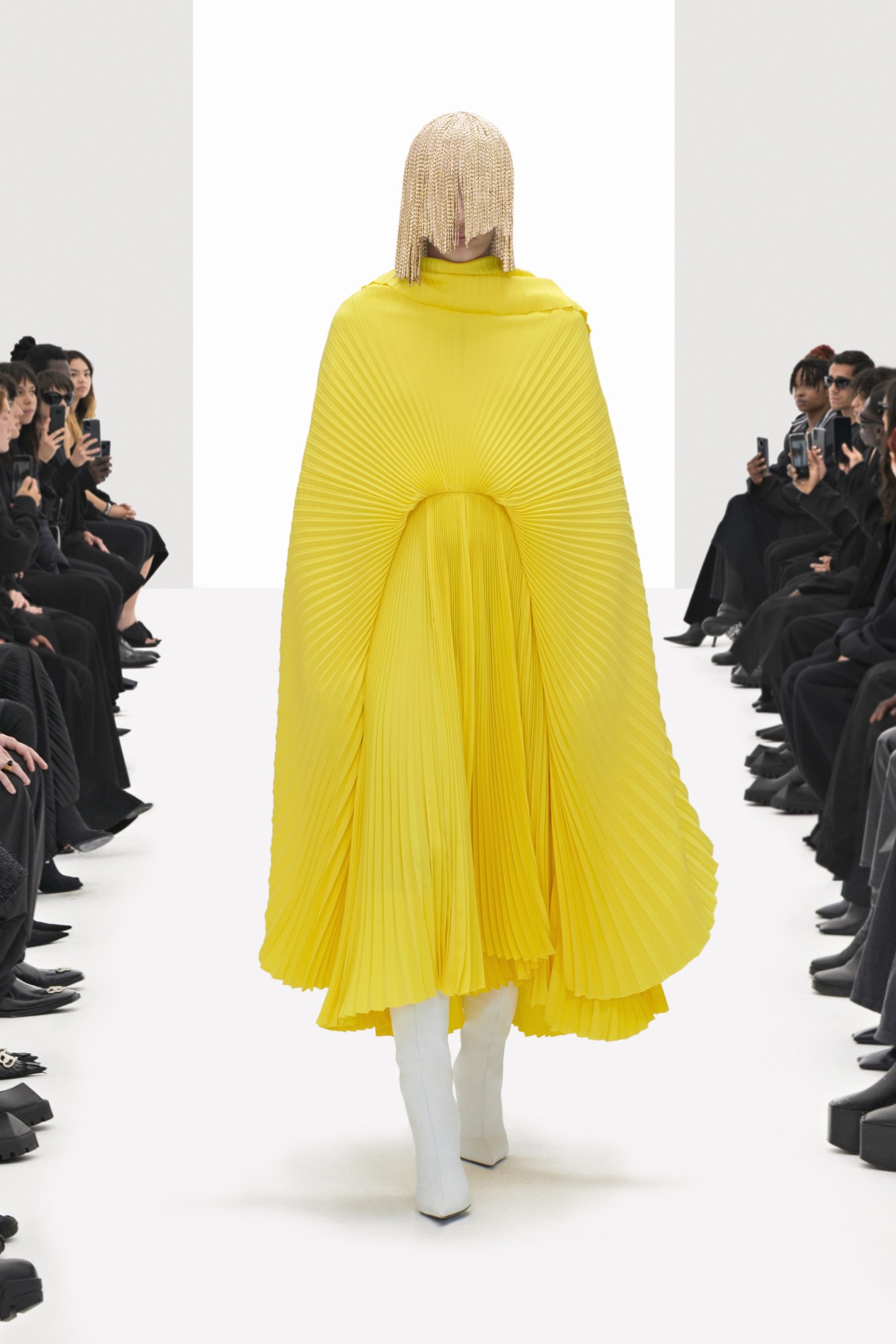 00003-Balenciaga-Spring-2022-RTW.jpeg