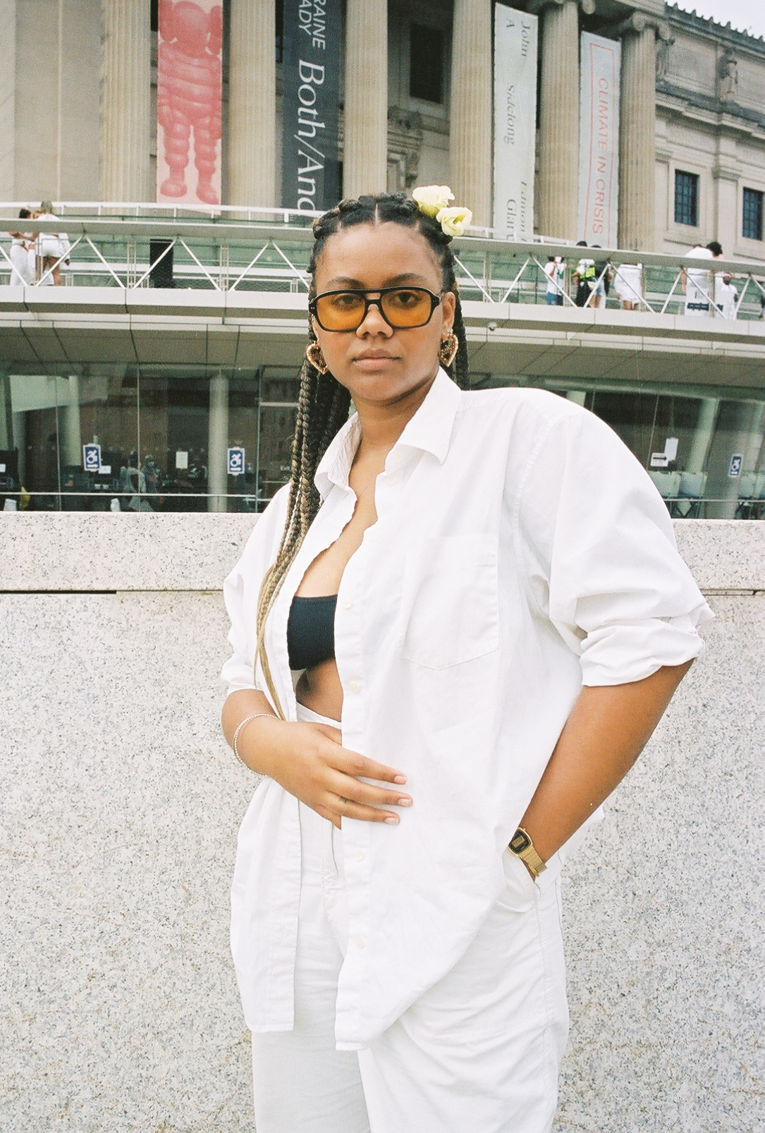 Peyton Dix standing in front of Brooklyn Museum.