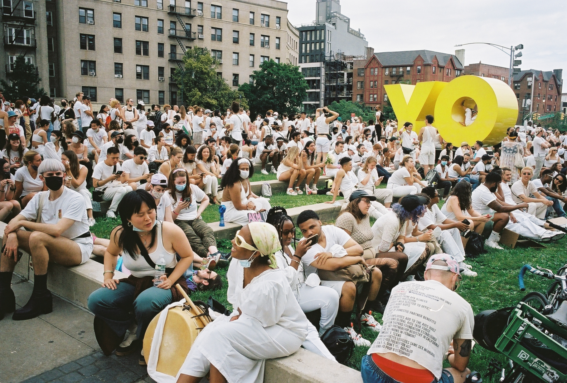 Folks gathered at Brooklyn Museum ahead of the Brooklyn Liberation march.