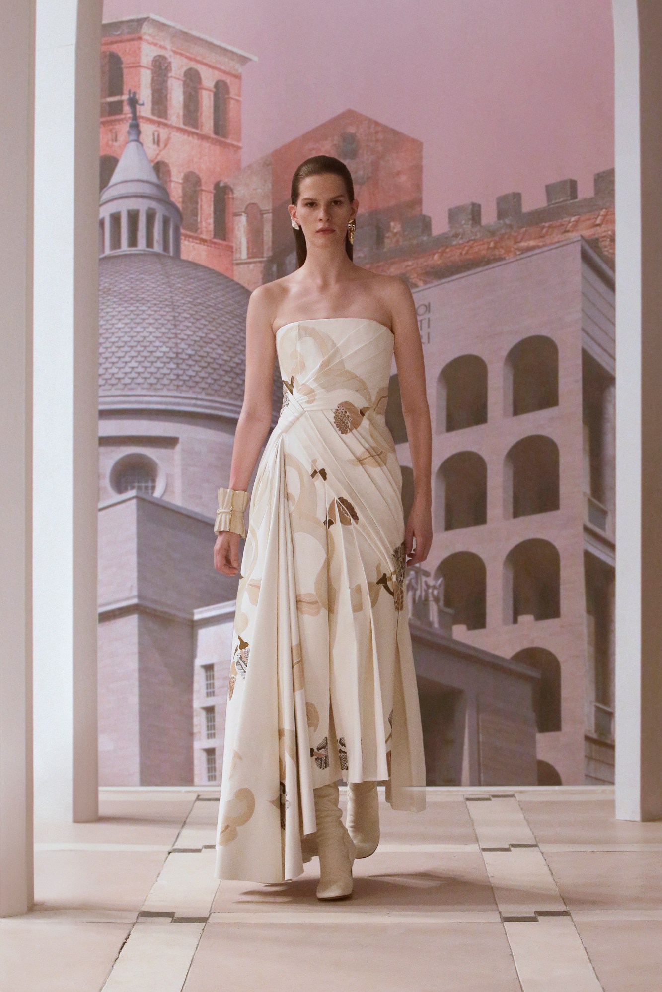 A model wearing a full look from Fendi's 2021 couture collection