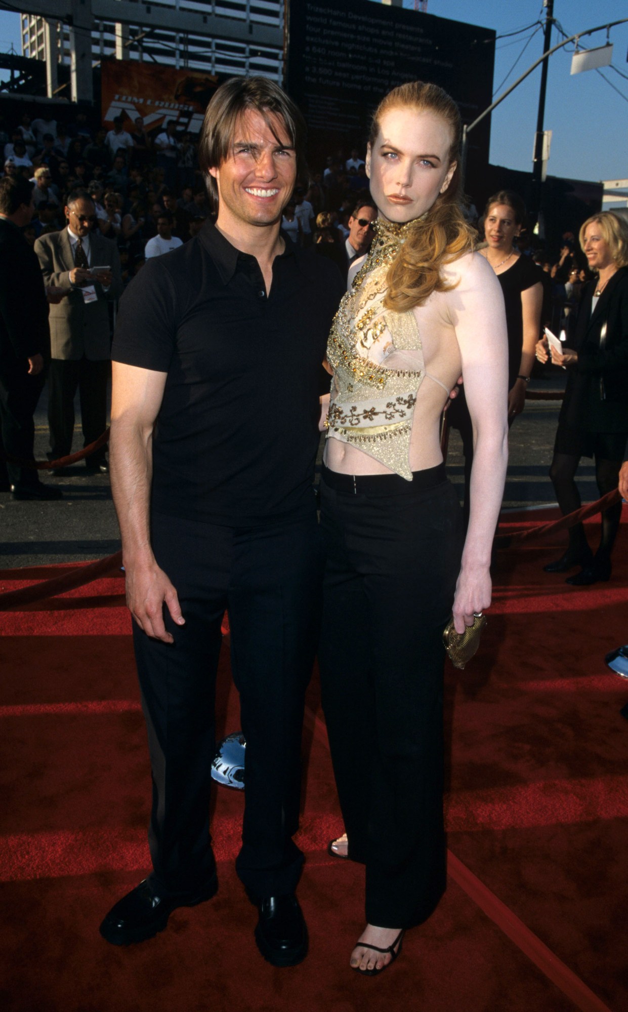 tom cruise and nicole kidman posing on the red carpet 2000