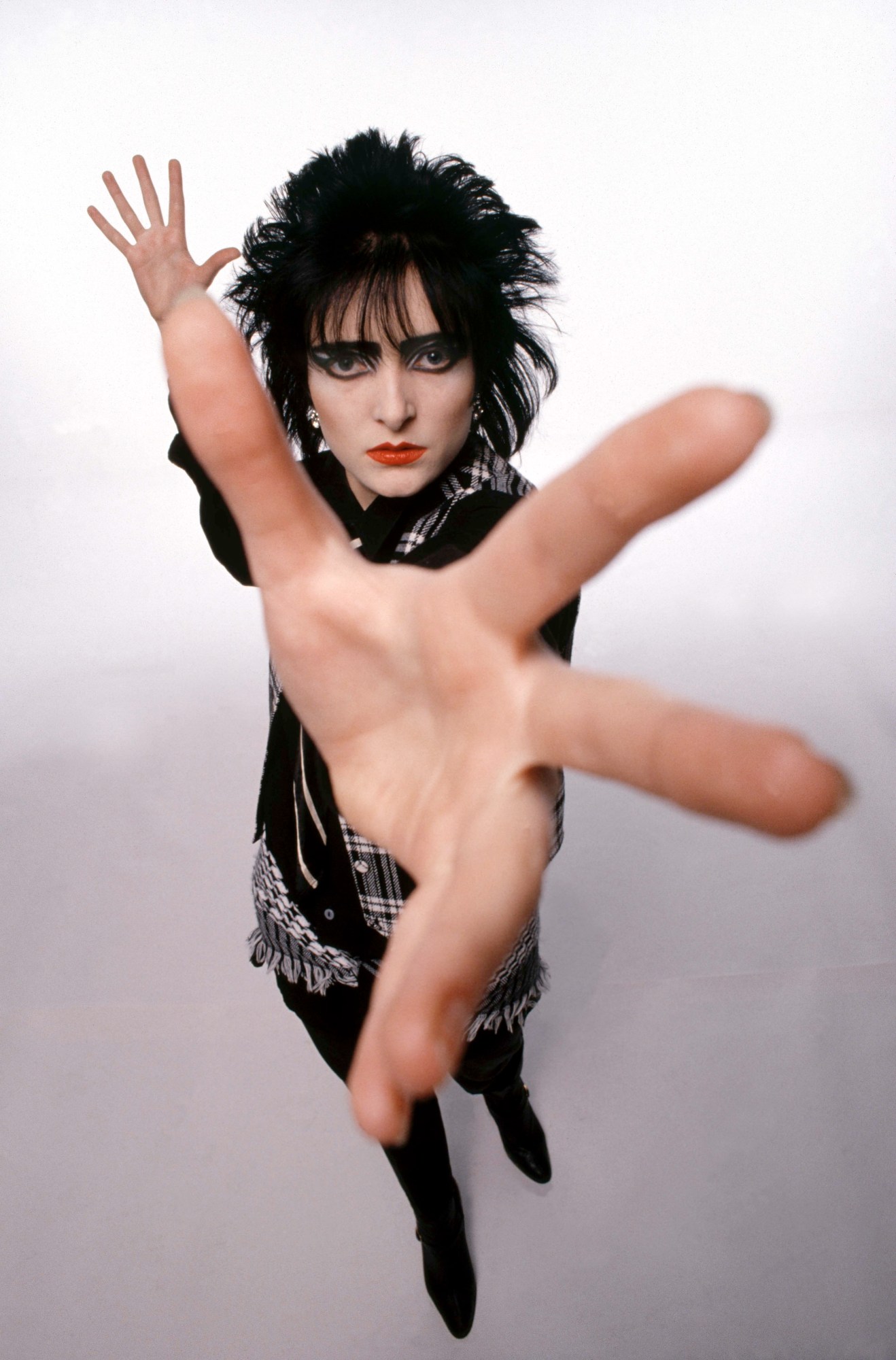 Photo of Siouxie Sioux, (Photo by Fin Costello/Redferns)