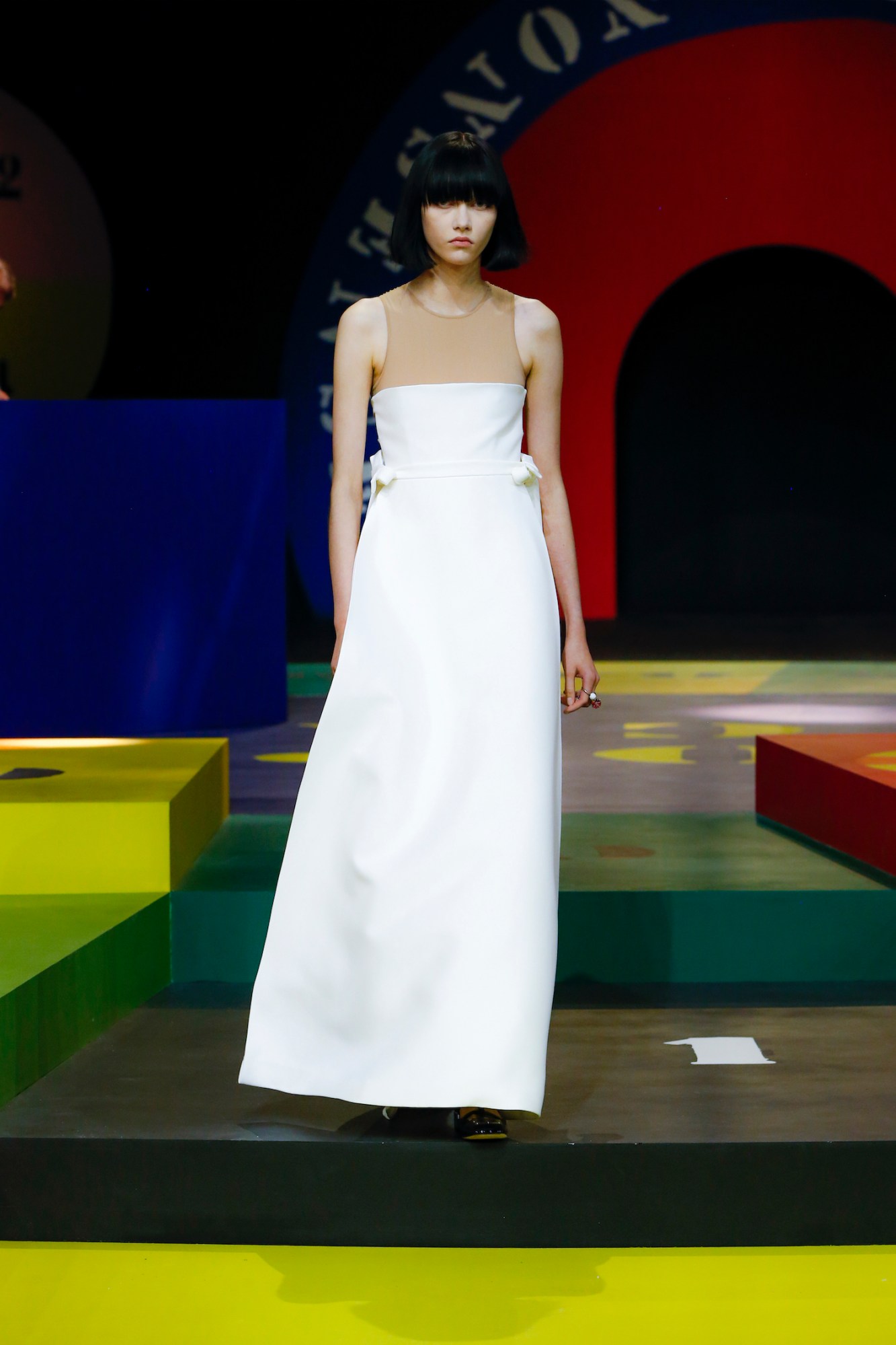 dior ss22 rtw white gown